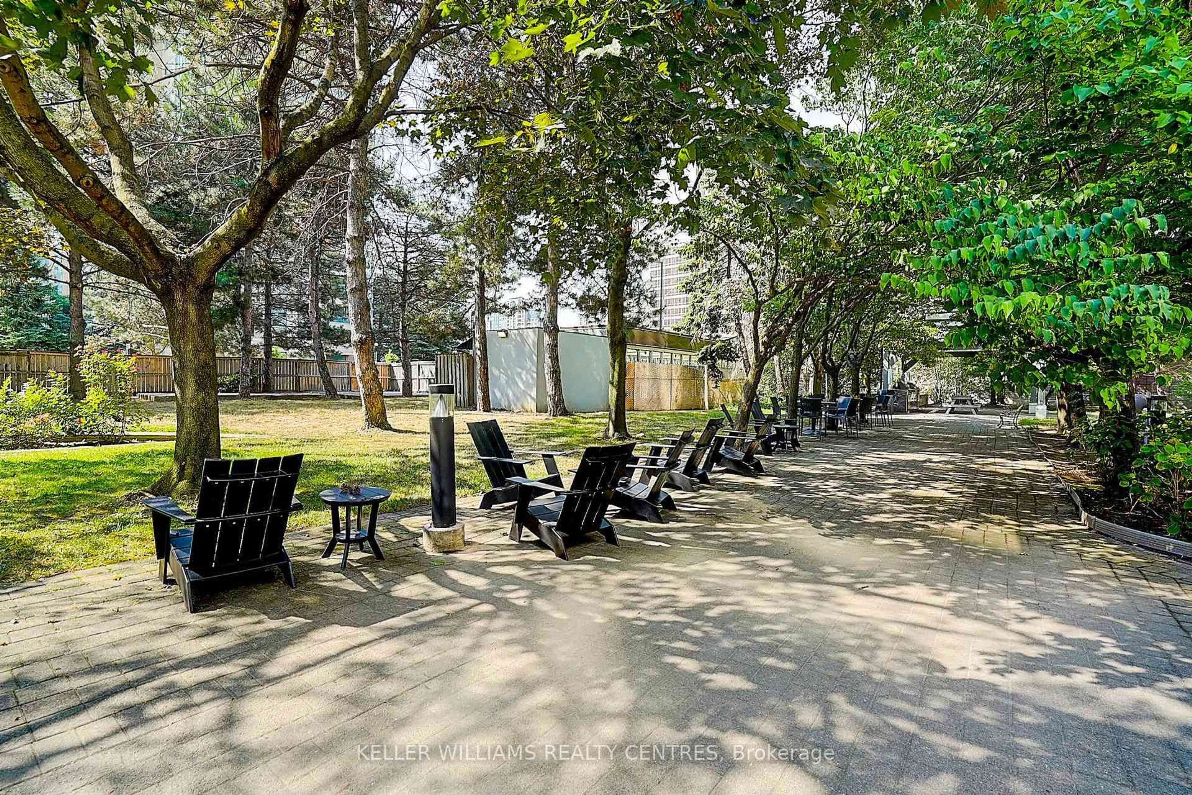 Patio, street for 7 Bishop Ave #1511, Toronto Ontario M2M 4J4