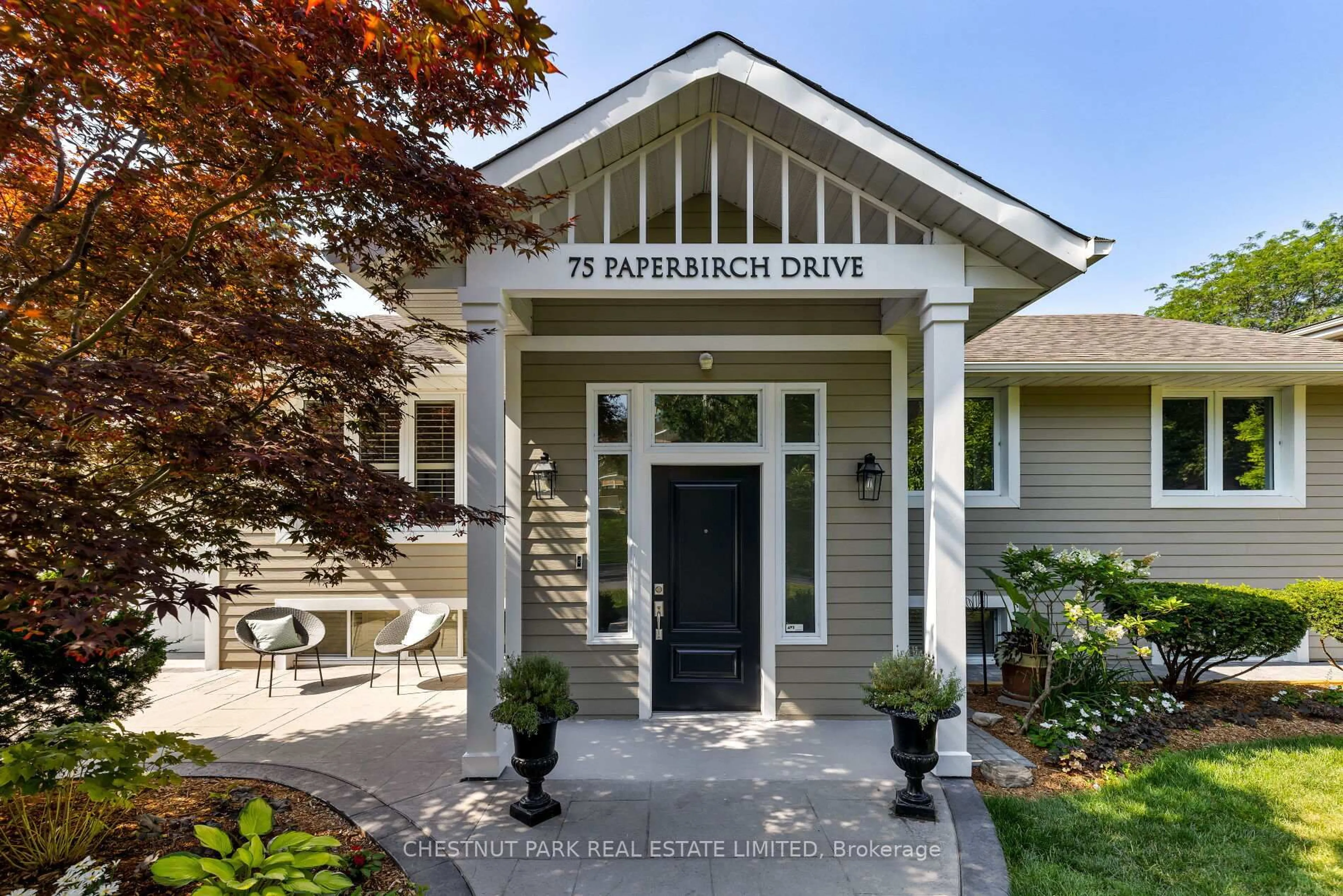 Indoor entryway for 75 Paperbirch Dr, Toronto Ontario M3C 2E6