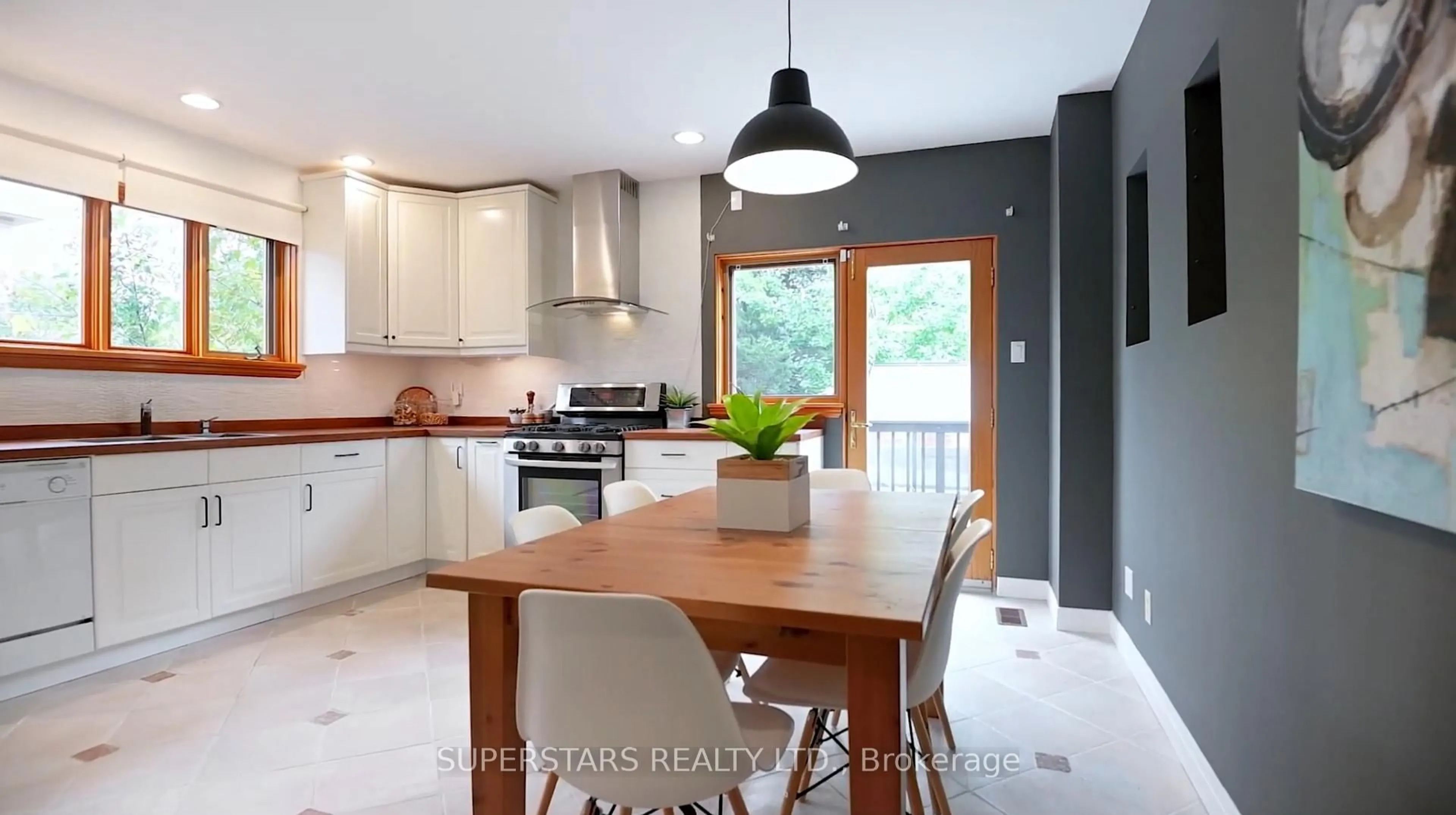Contemporary kitchen, unknown for 51 Abitibi Ave, Toronto Ontario M2M 2V3