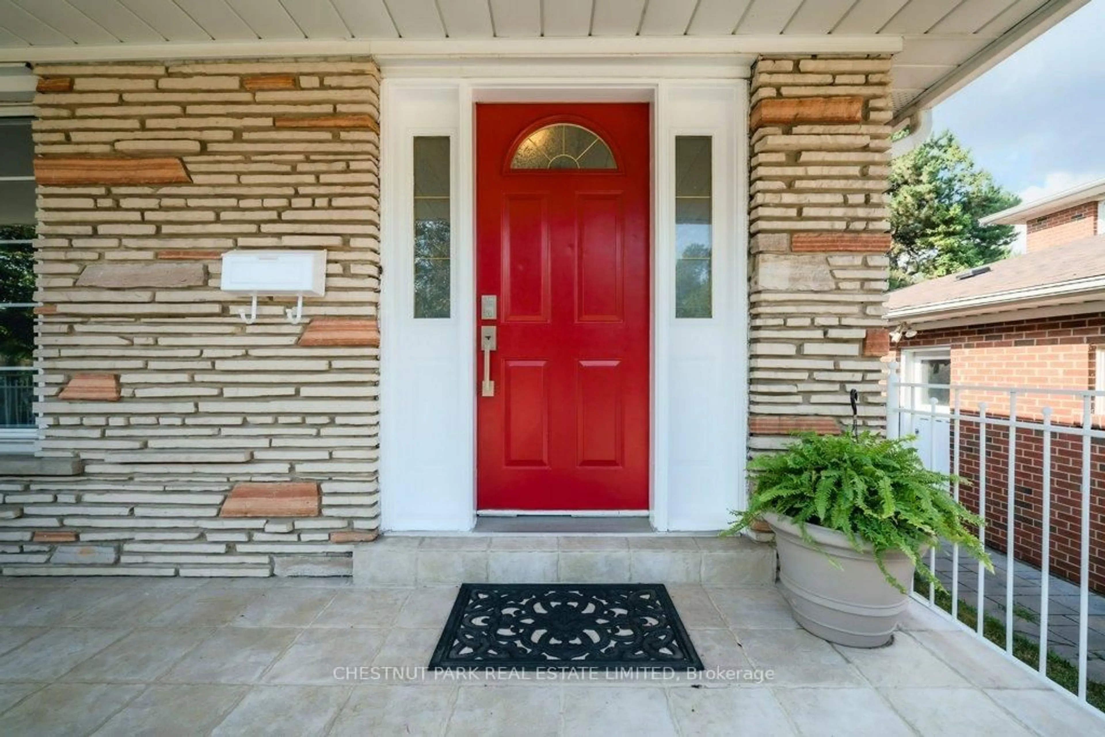 Indoor entryway for 190 Cassandra Blvd, Toronto Ontario M3A 1T3