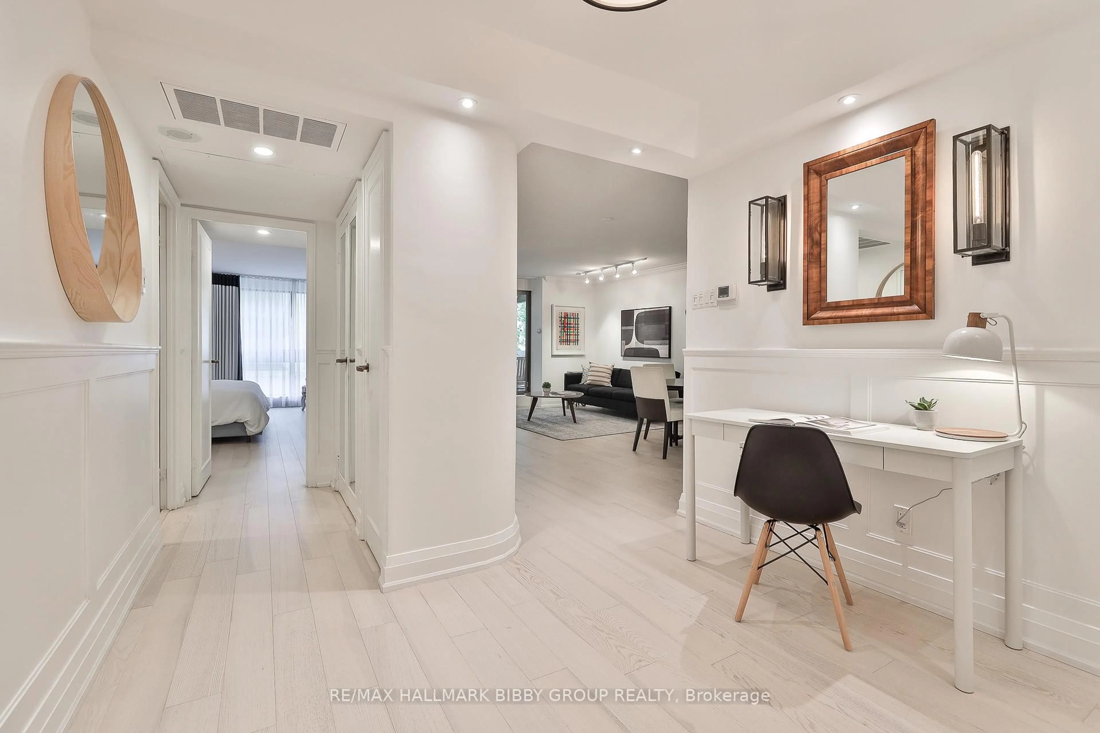 Indoor entryway for 61 St Clair Ave #206, Toronto Ontario M4V 2Y8