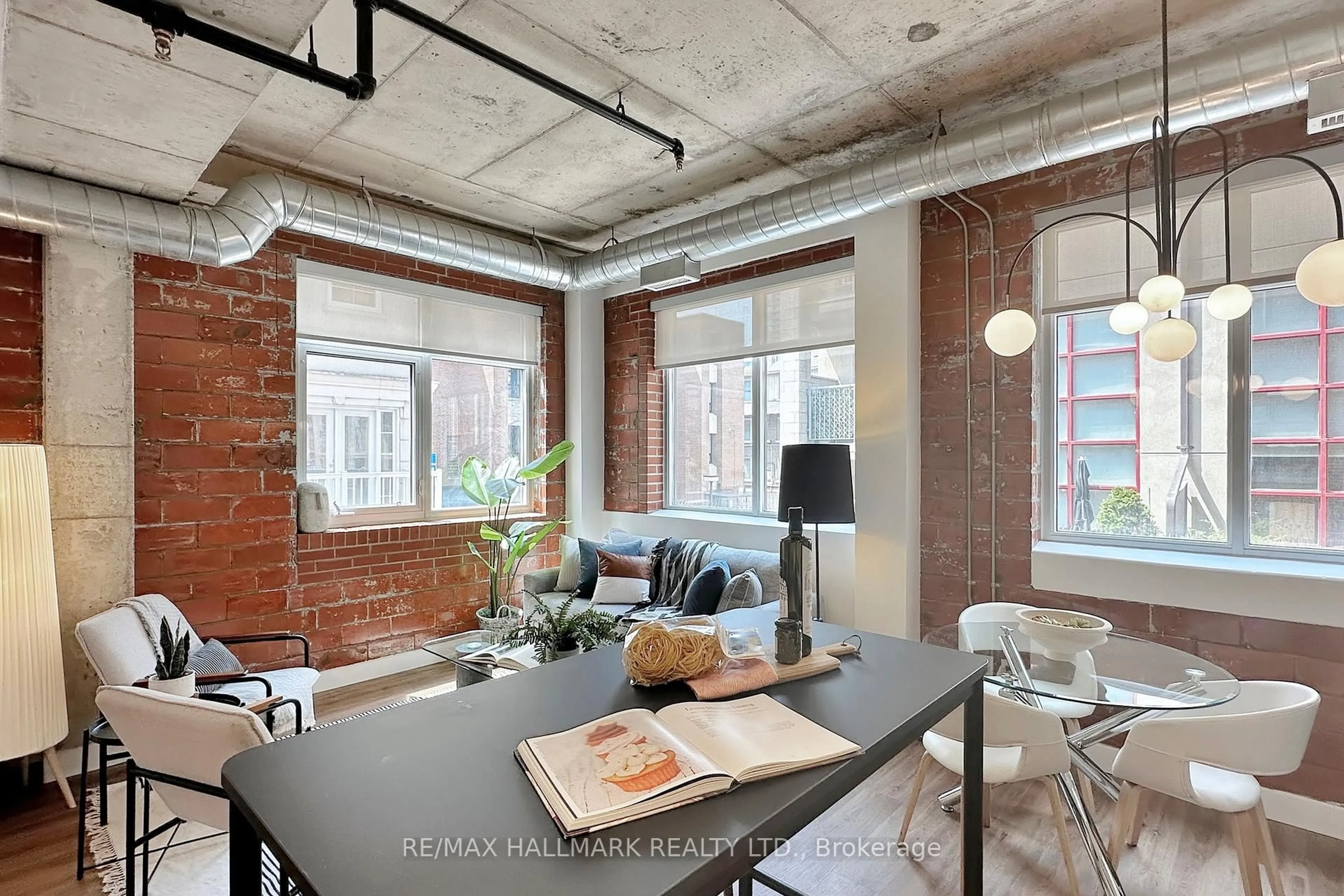 A pic of a room for 10 Wellesley Pl #206, Toronto Ontario M4Y 1B1