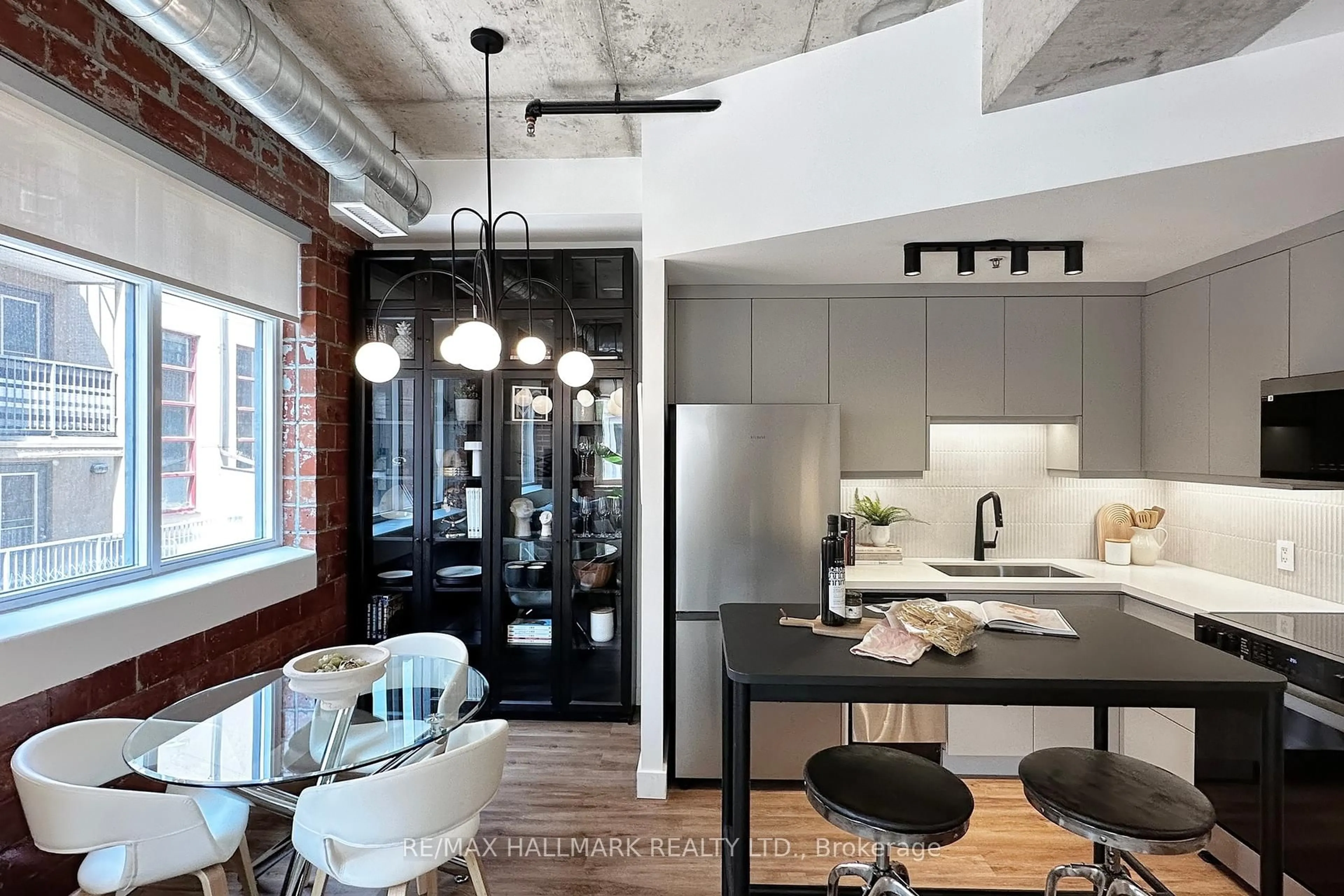 Contemporary kitchen, unknown for 10 Wellesley Pl #206, Toronto Ontario M4Y 1B1