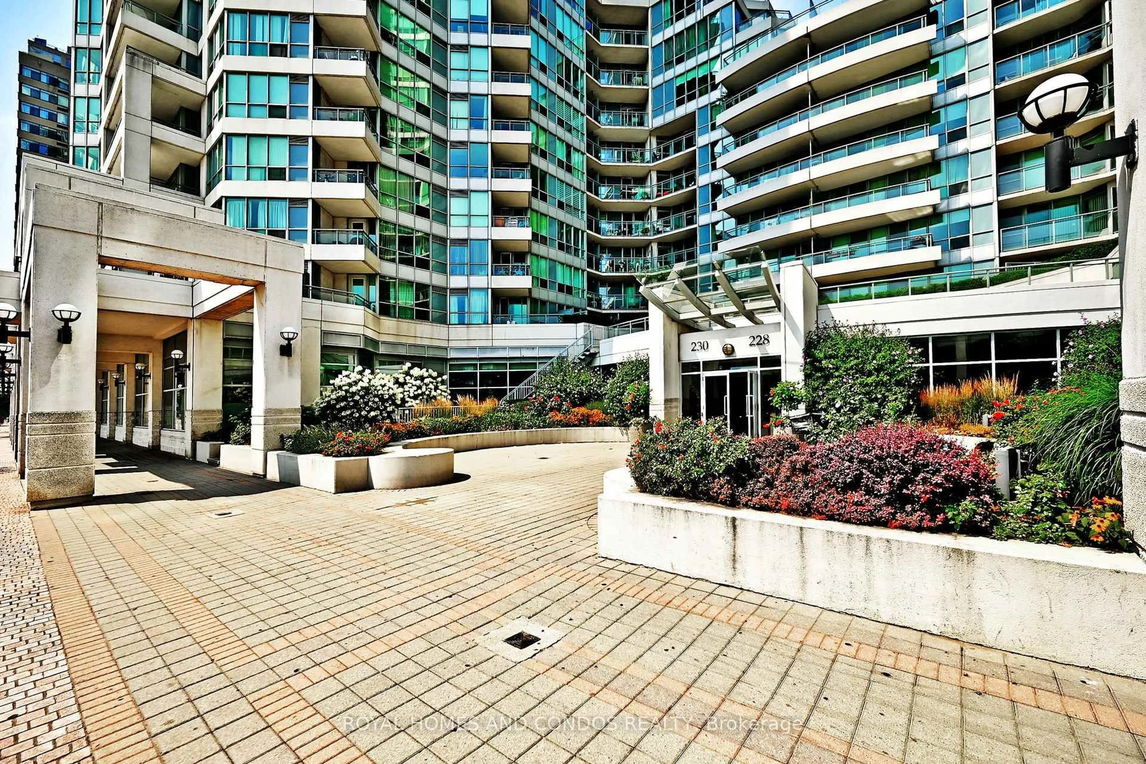 Indoor foyer for 230 Queens Quay #618, Toronto Ontario M5J 1B5