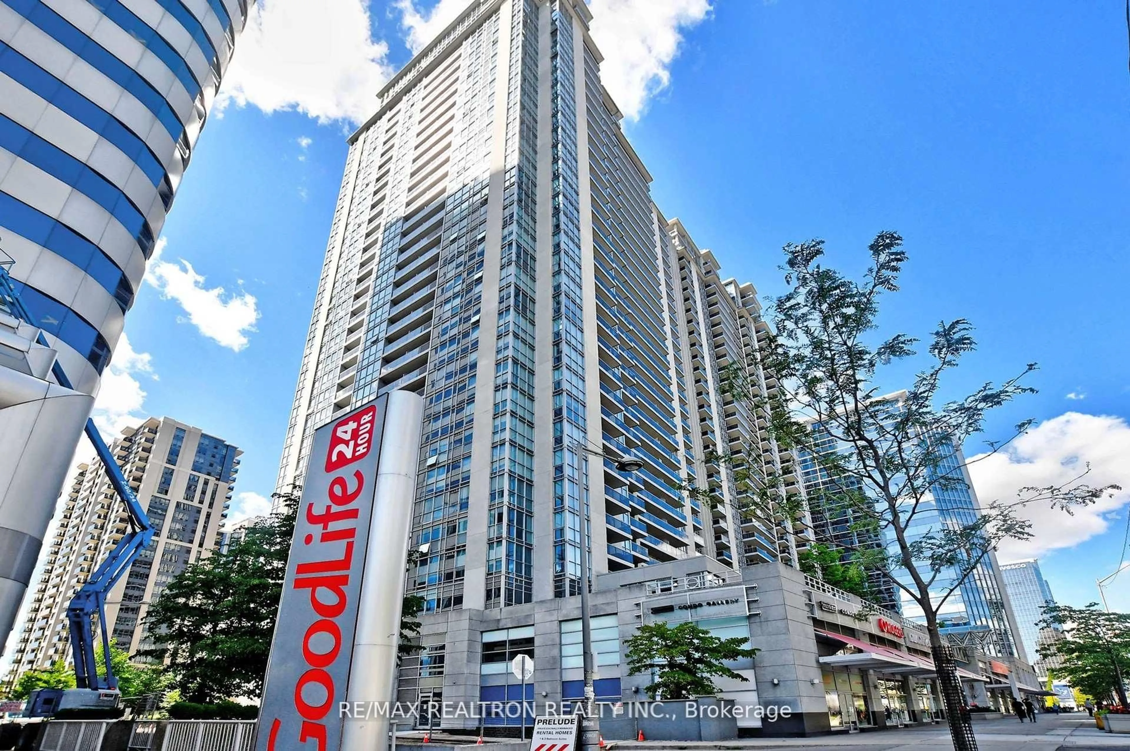 Patio, building for 4978 Yonge St #1608, Toronto Ontario M2N 7G8