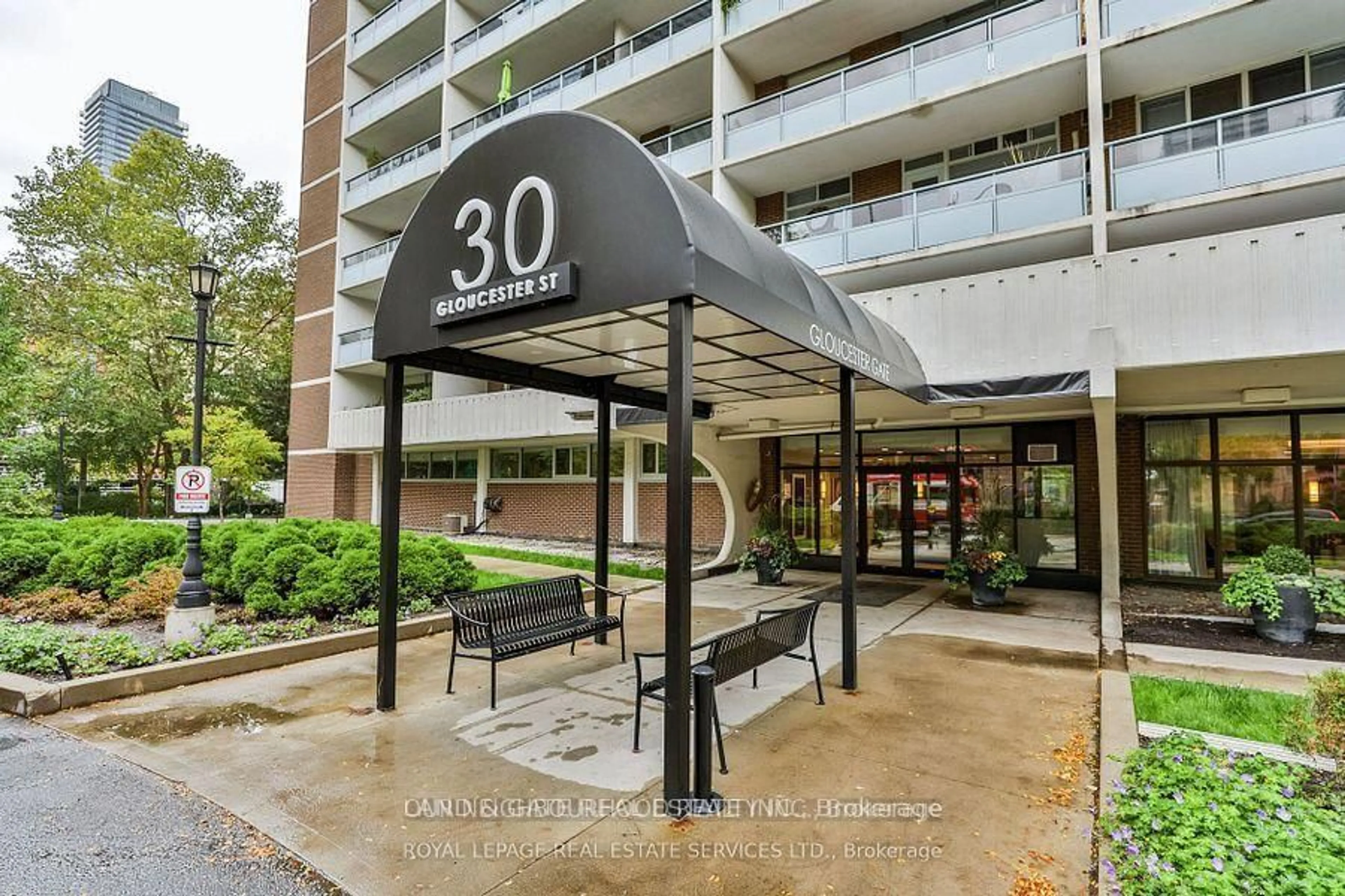 Indoor foyer for 30 Gloucester St #1607, Toronto Ontario M4Y 1L5