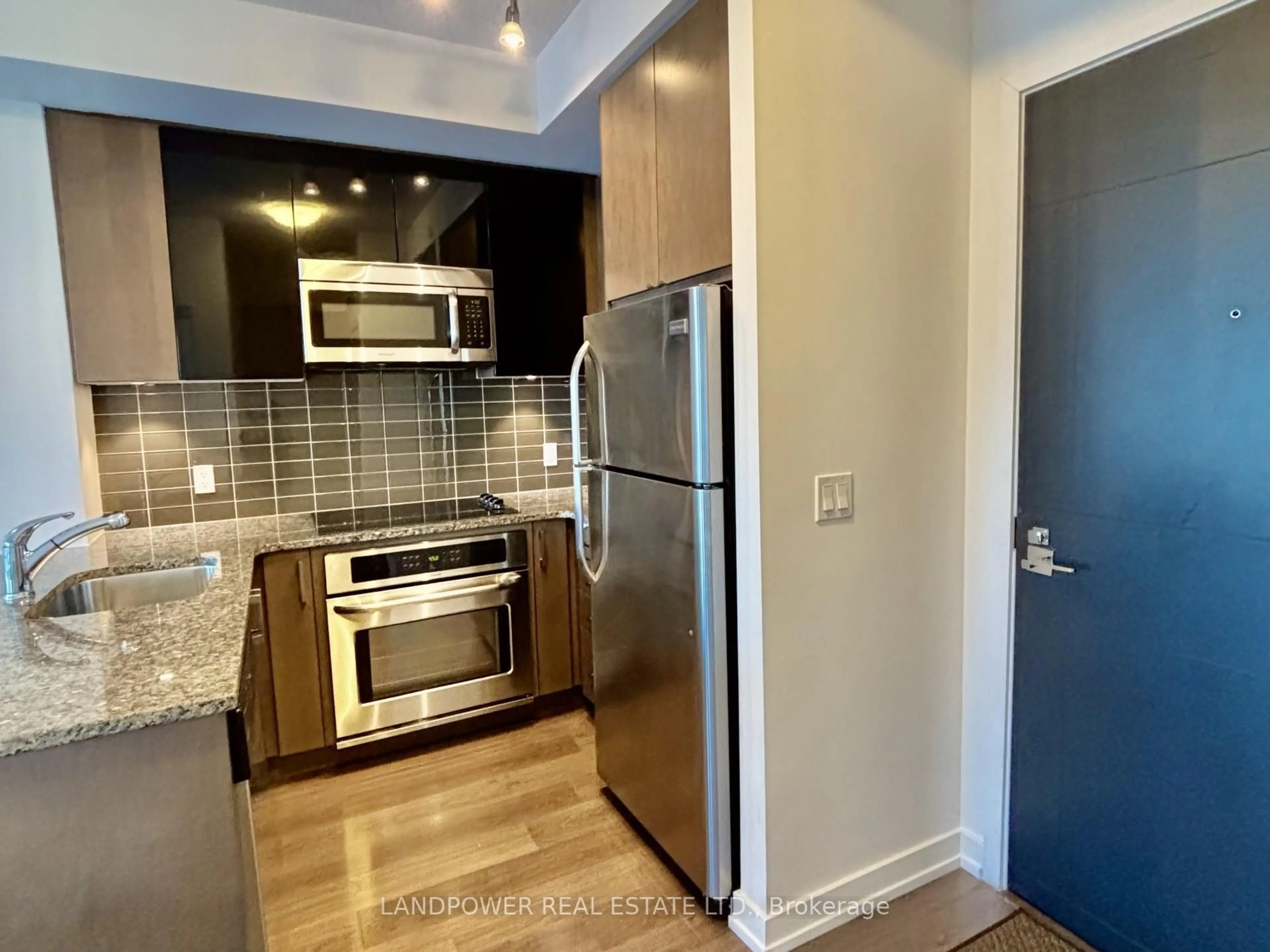 Standard kitchen, unknown for 89 Dunfield Ave #1704, Toronto Ontario M4S 0A4