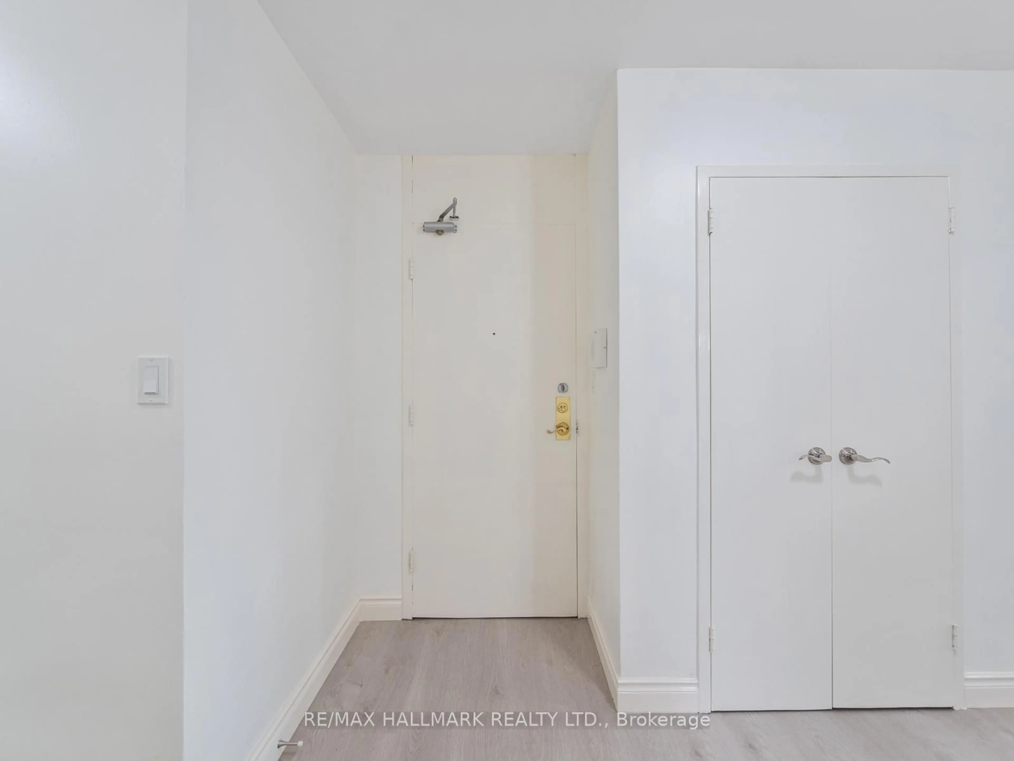 Unknown for 115 Antibes Dr #206, Toronto Ontario M2R 2Y9