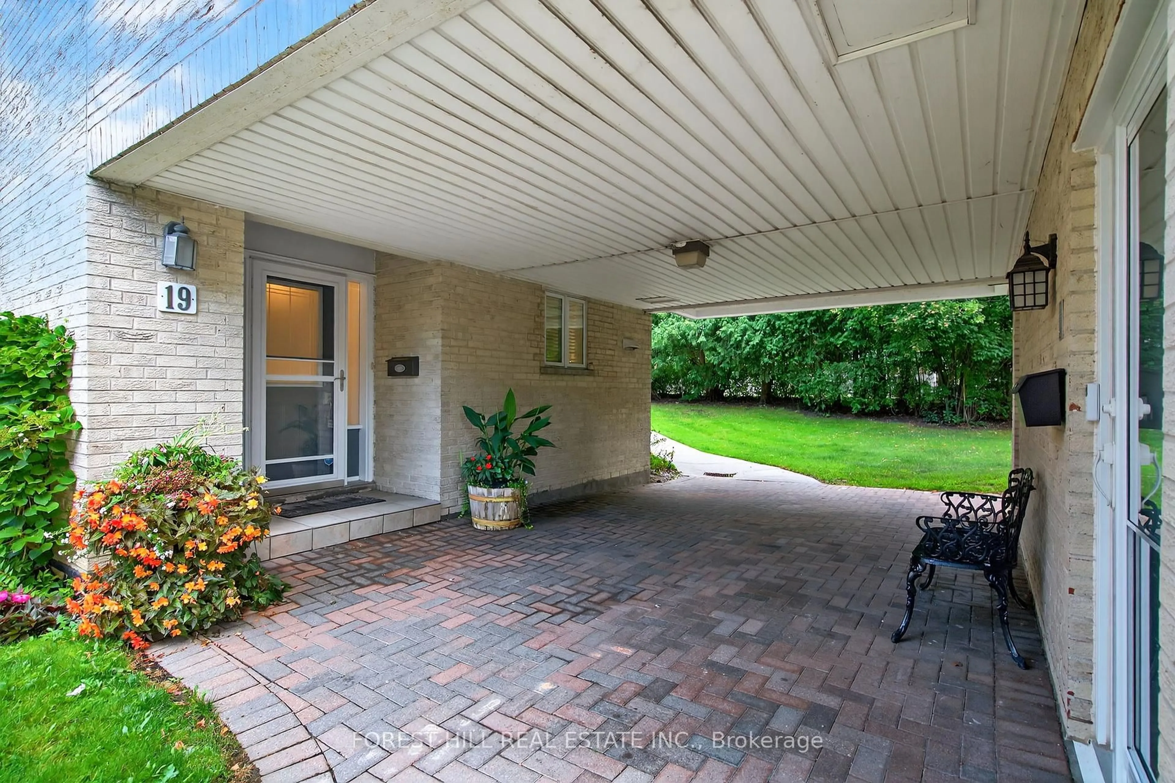 Patio, street for 19 Snowshoe Mill Way #187, Toronto Ontario M2L 1T4