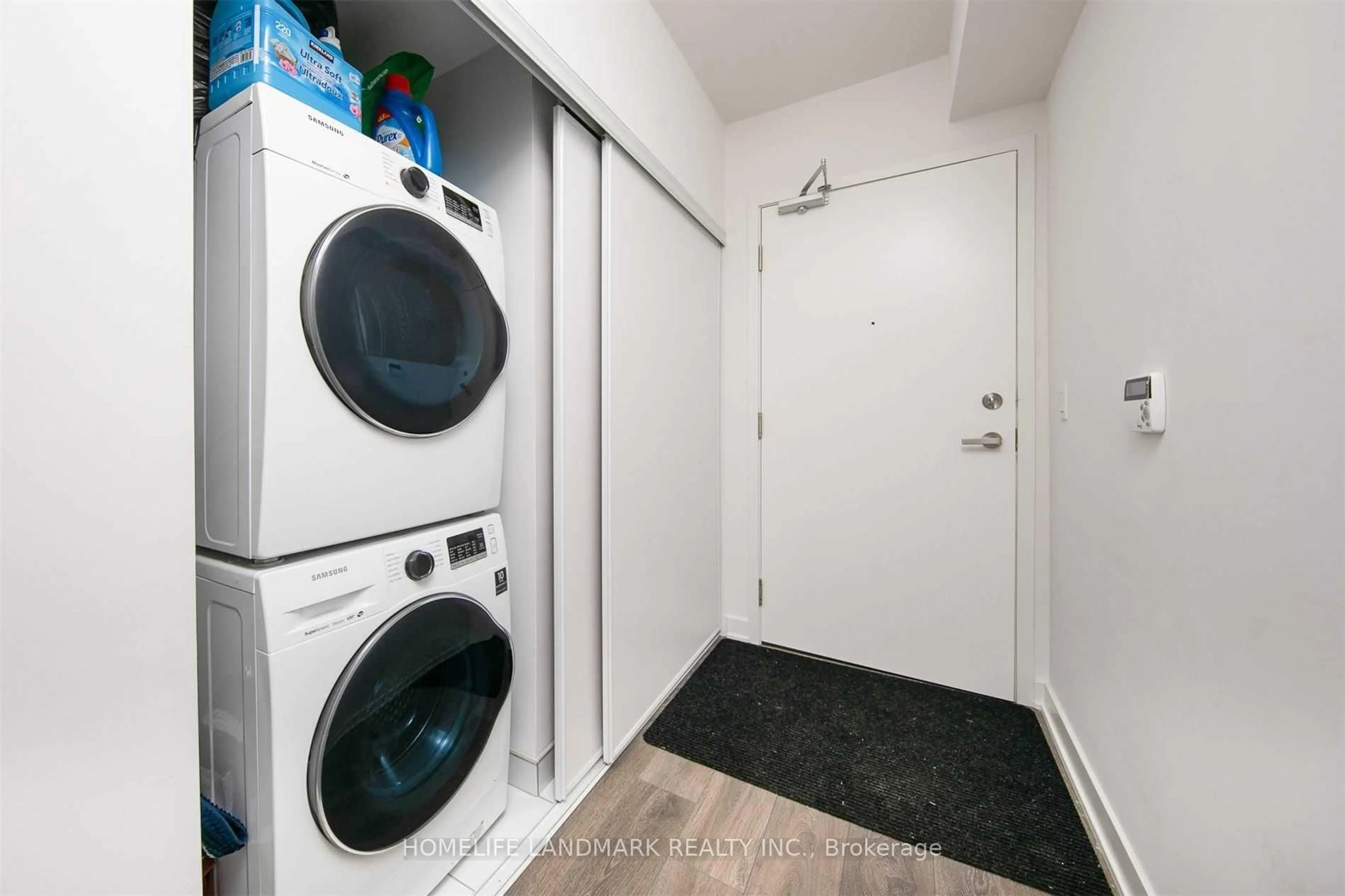 Laundry room for 99 Broadway Ave #1612, Toronto Ontario M4P 0E3