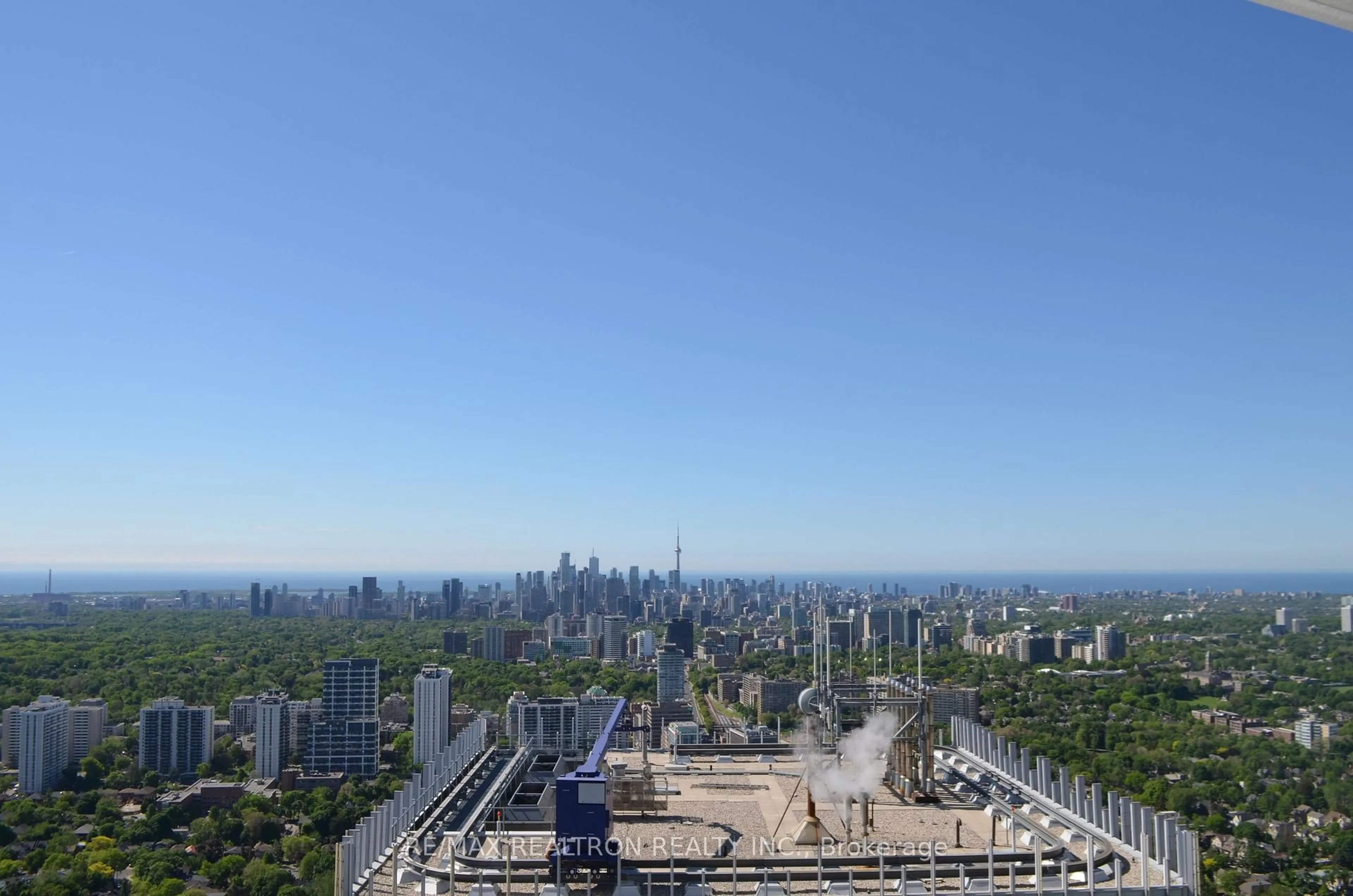 Unknown for 2221 Yonge St #5404, Toronto Ontario M4S 0B8