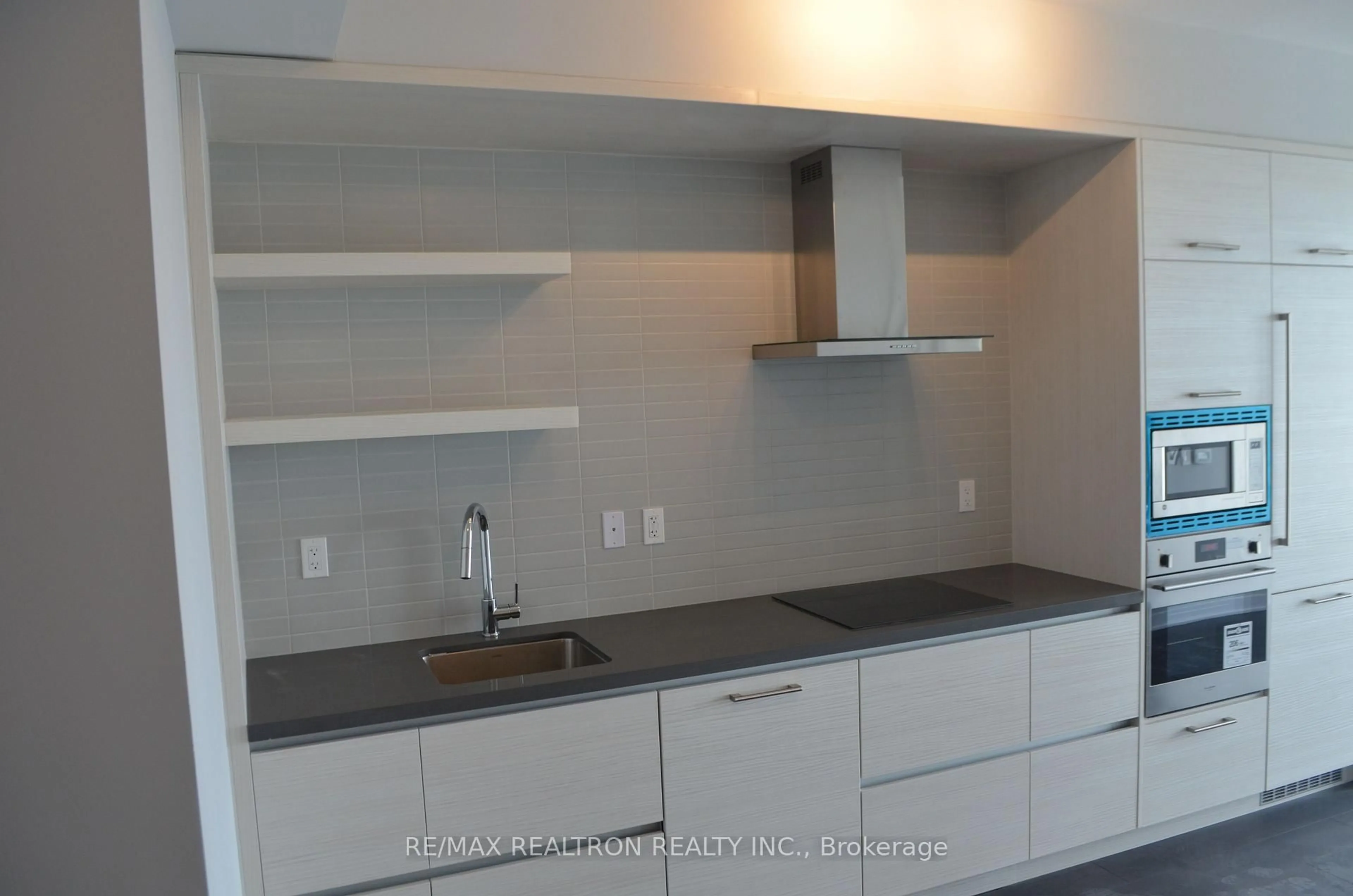 Standard kitchen, unknown for 2221 Yonge St #5404, Toronto Ontario M4S 0B8