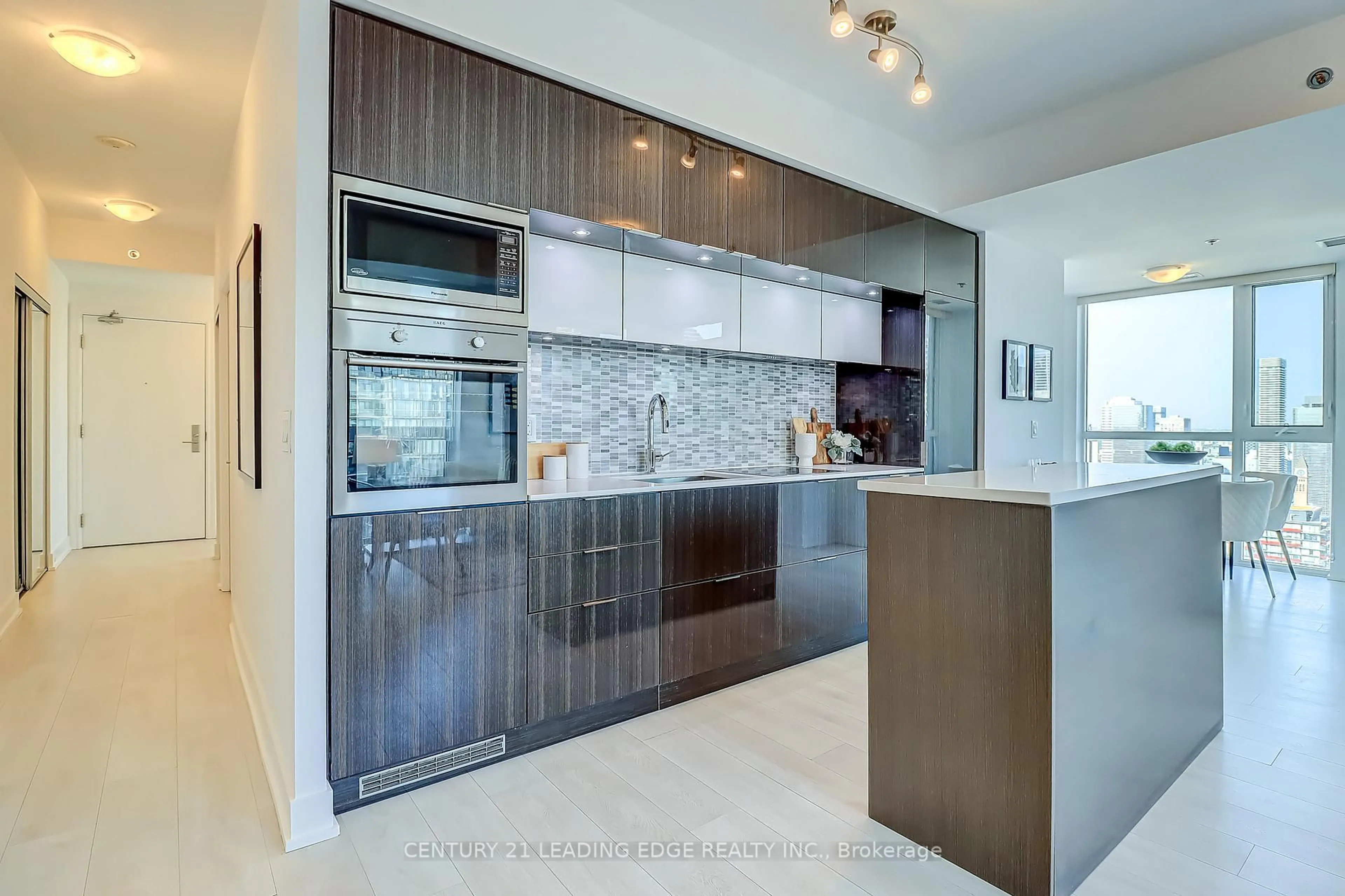 Contemporary kitchen, ceramic/tile floor for 318 Richmond St #3904, Toronto Ontario M5V 0B4