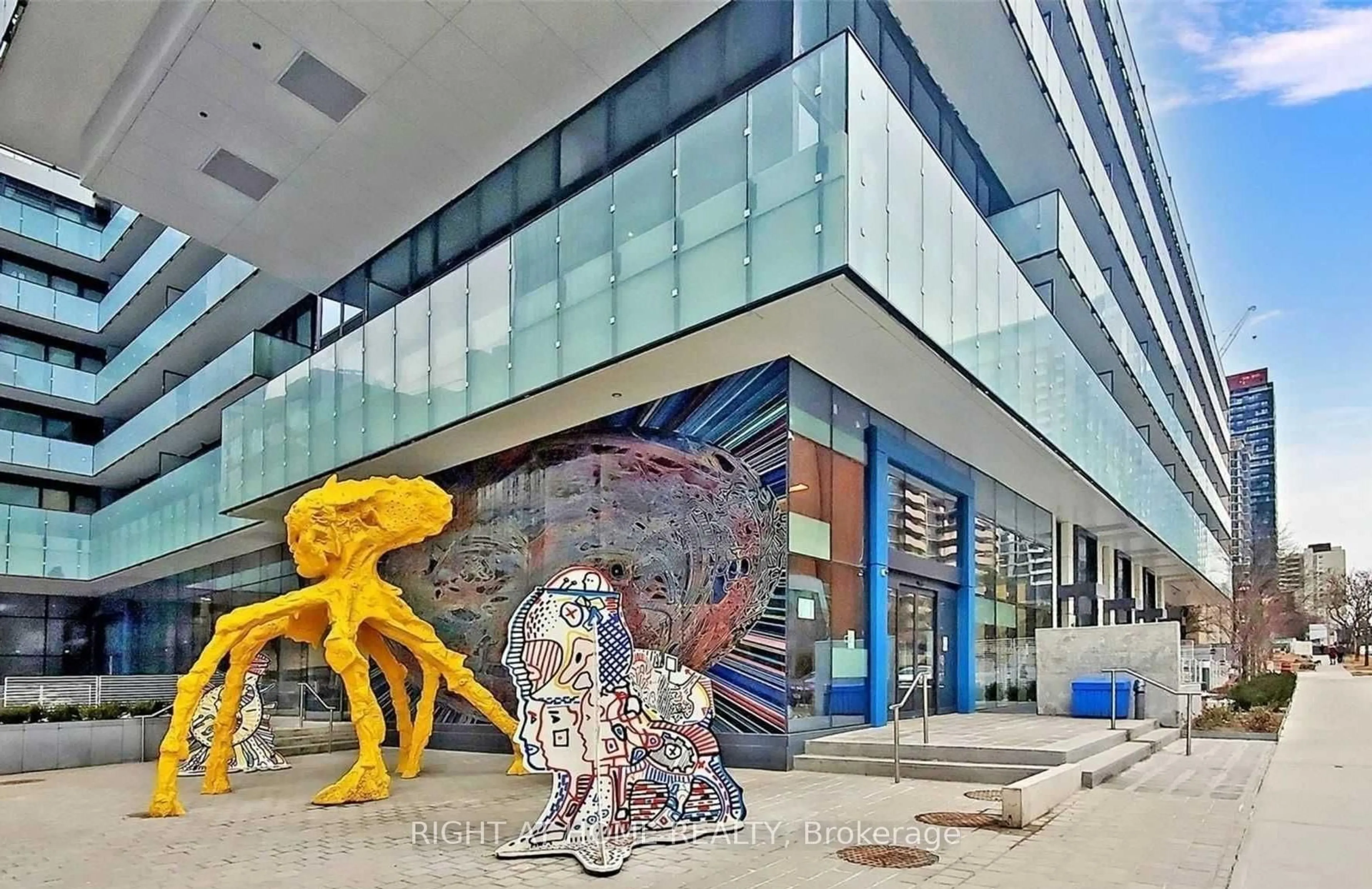 Indoor foyer for 161 Roehampton Ave #733, Toronto Ontario M4P 0C8