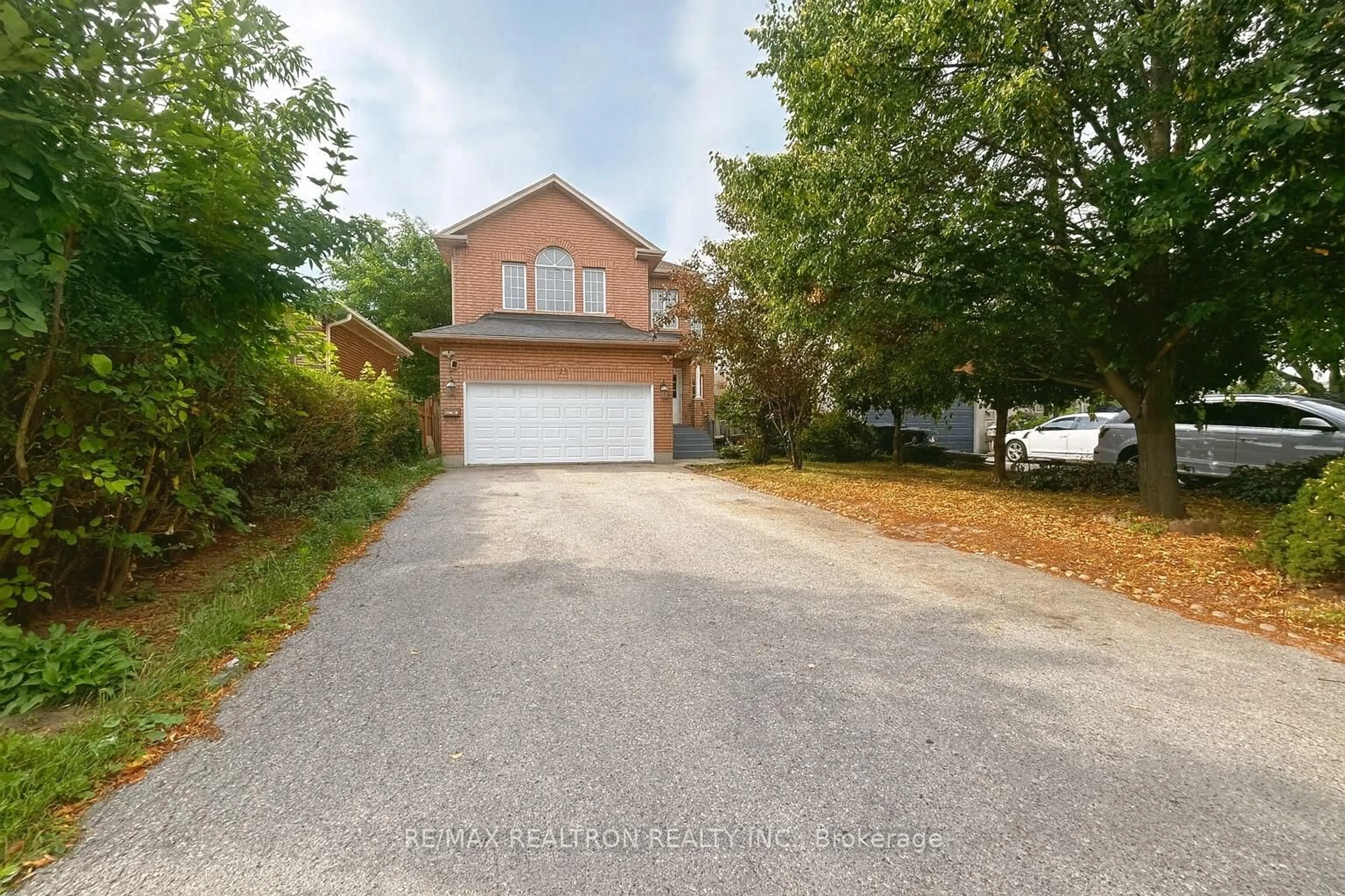 A pic from outside/outdoor area/front of a property/back of a property/a pic from drone, street for 25 Model Ave, Toronto Ontario M3H 1V9