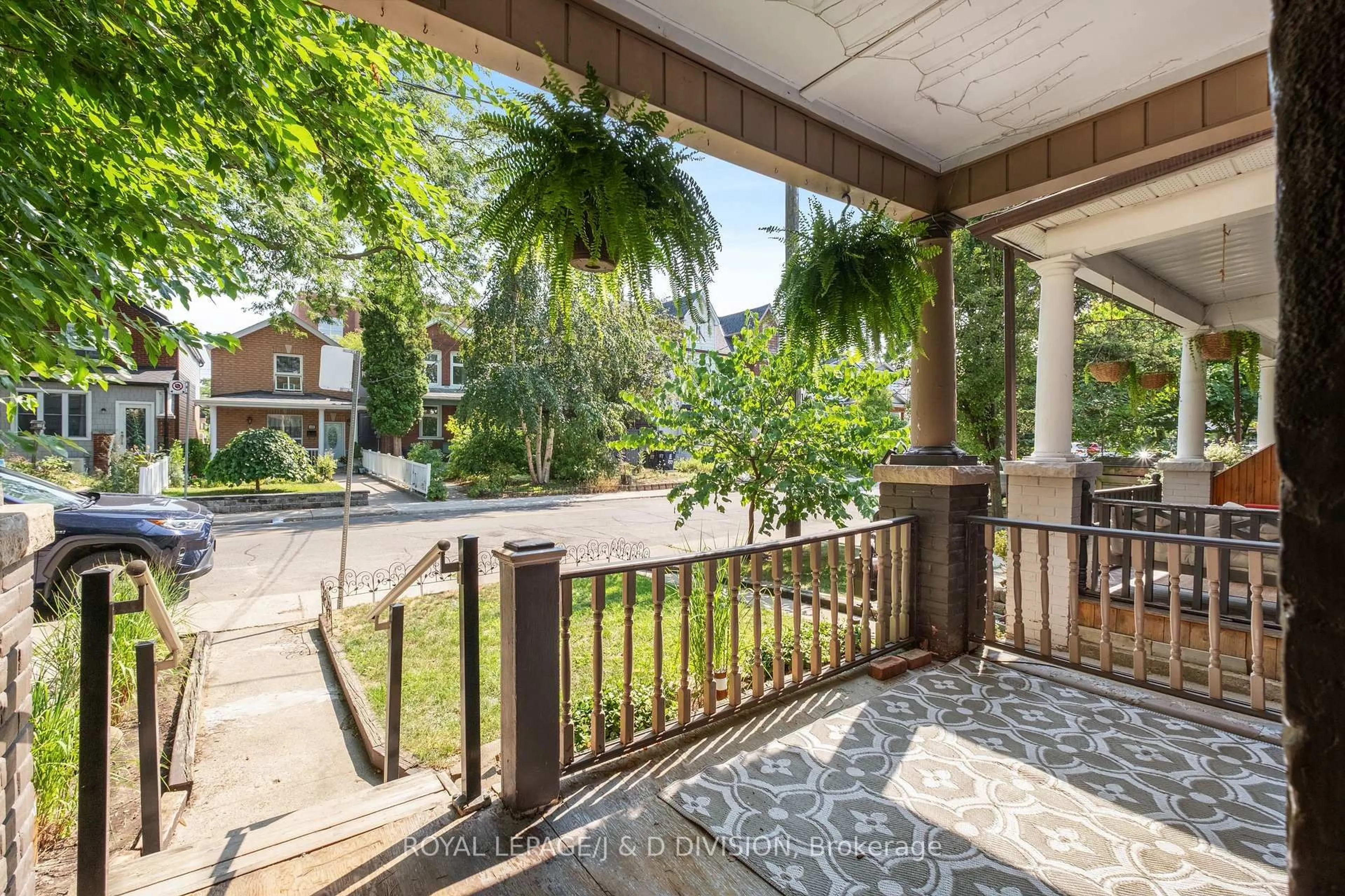 Patio, street for 136 Lindsey Ave, Toronto Ontario M6H 1E6