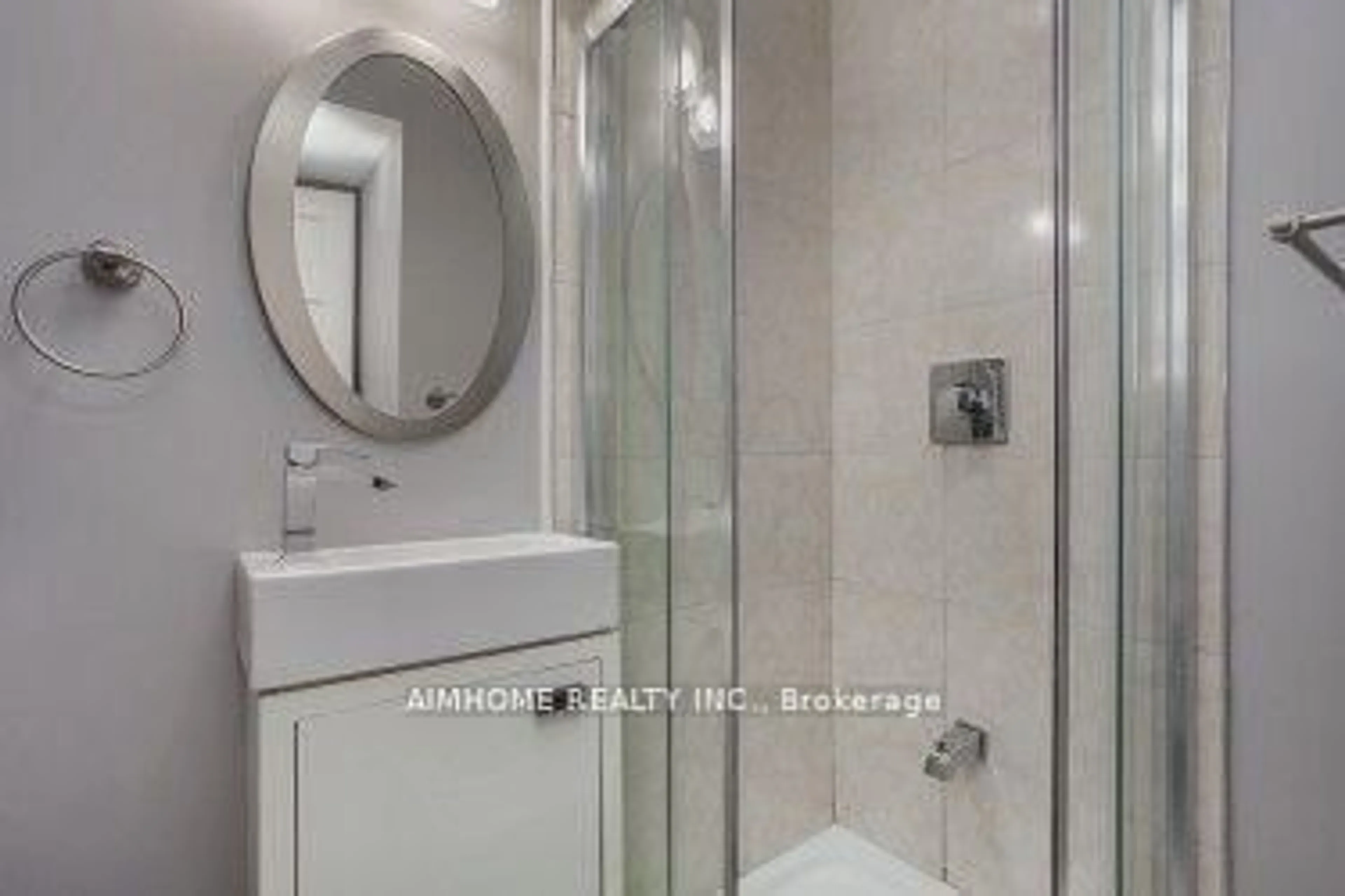Standard bathroom, ceramic/tile floor for 360 R Dundas St #Th#2, Toronto Ontario M5A 2A3