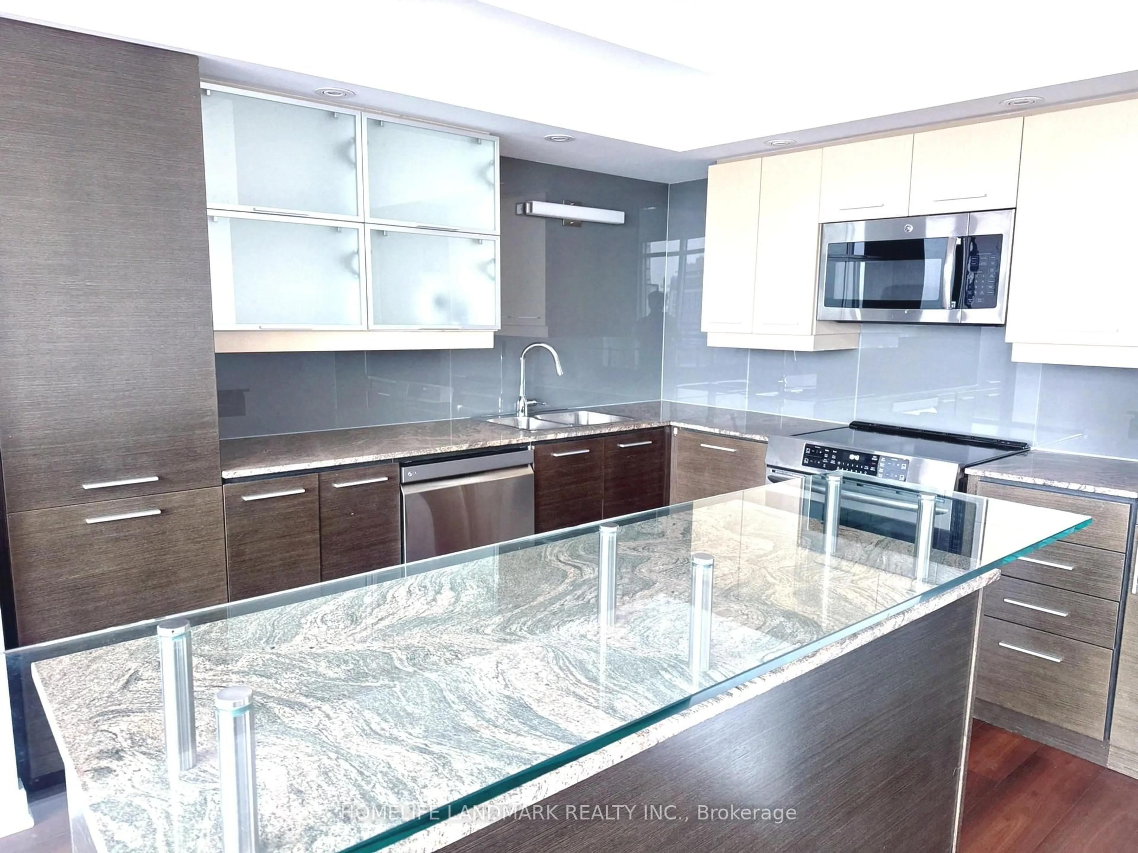 Contemporary kitchen, ceramic/tile floor for 8 Telegram Mews #833, Toronto Ontario M5V 3Z5