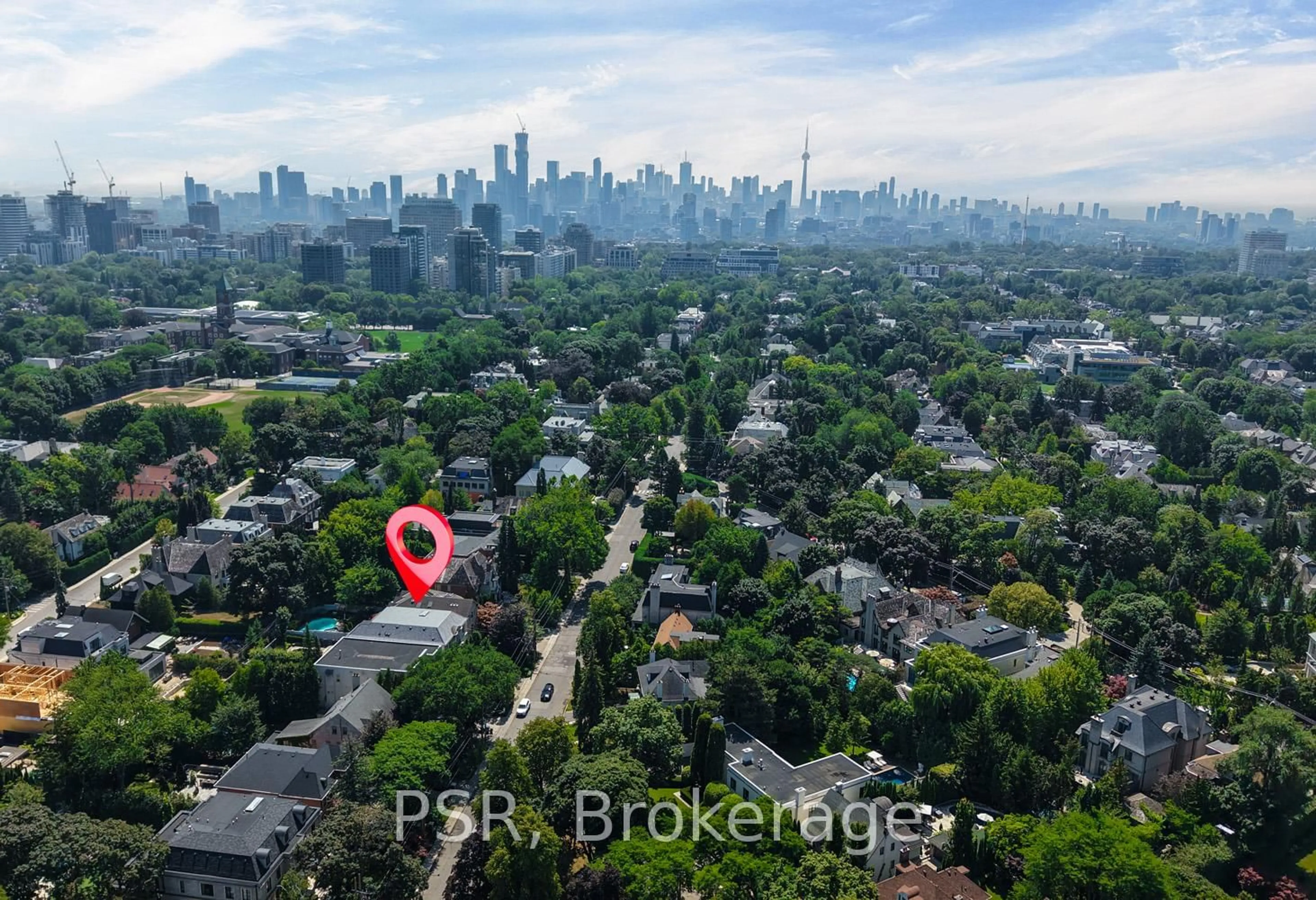 A pic from outside/outdoor area/front of a property/back of a property/a pic from drone, city buildings view from balcony for 149 Dunvegan Rd, Toronto Ontario M5P 2N8