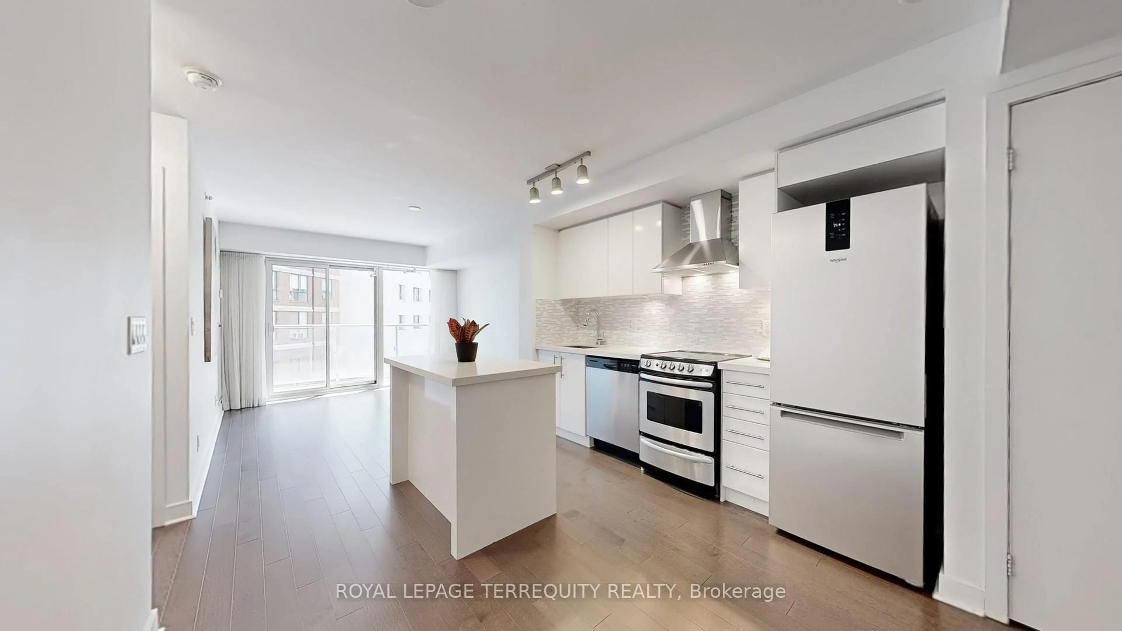 Open concept kitchen, unknown for 58 Orchard View Blvd #705, Toronto Ontario M4R 0A2