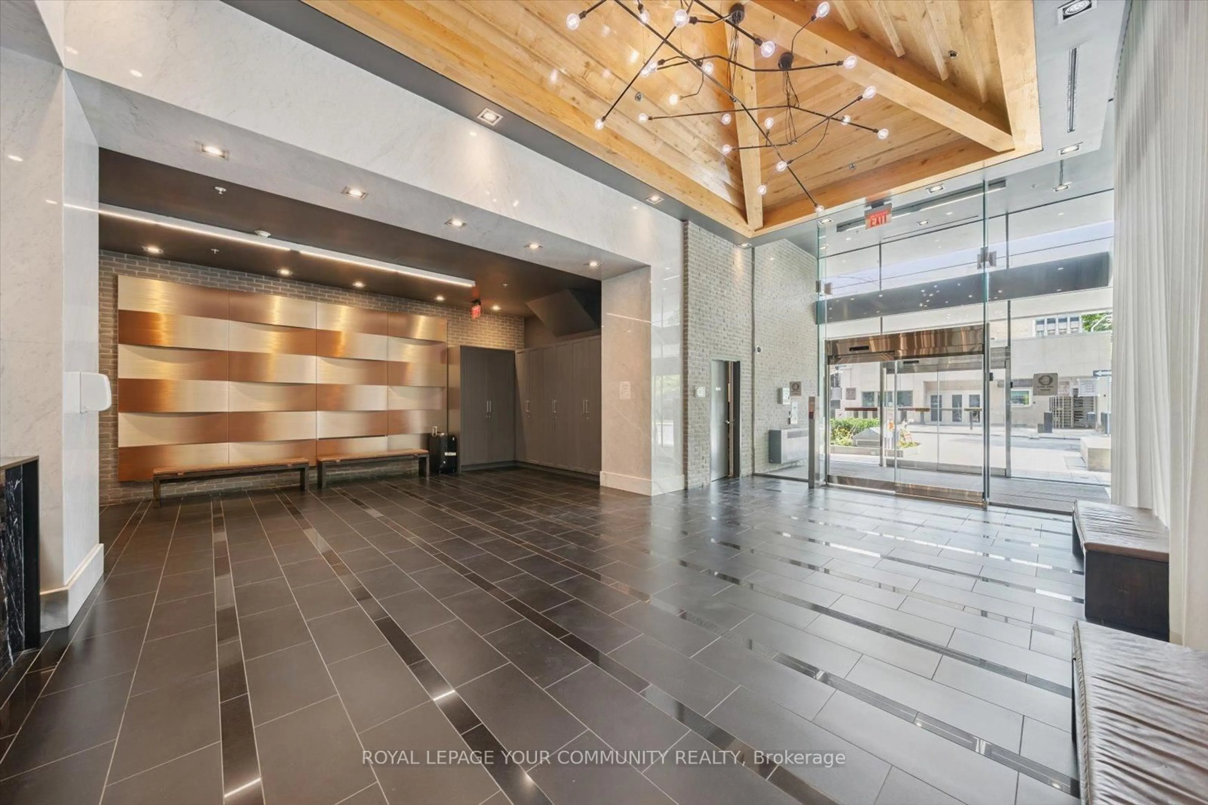Indoor foyer for 210 Simcoe St #1902, Toronto Ontario M5T 0A9