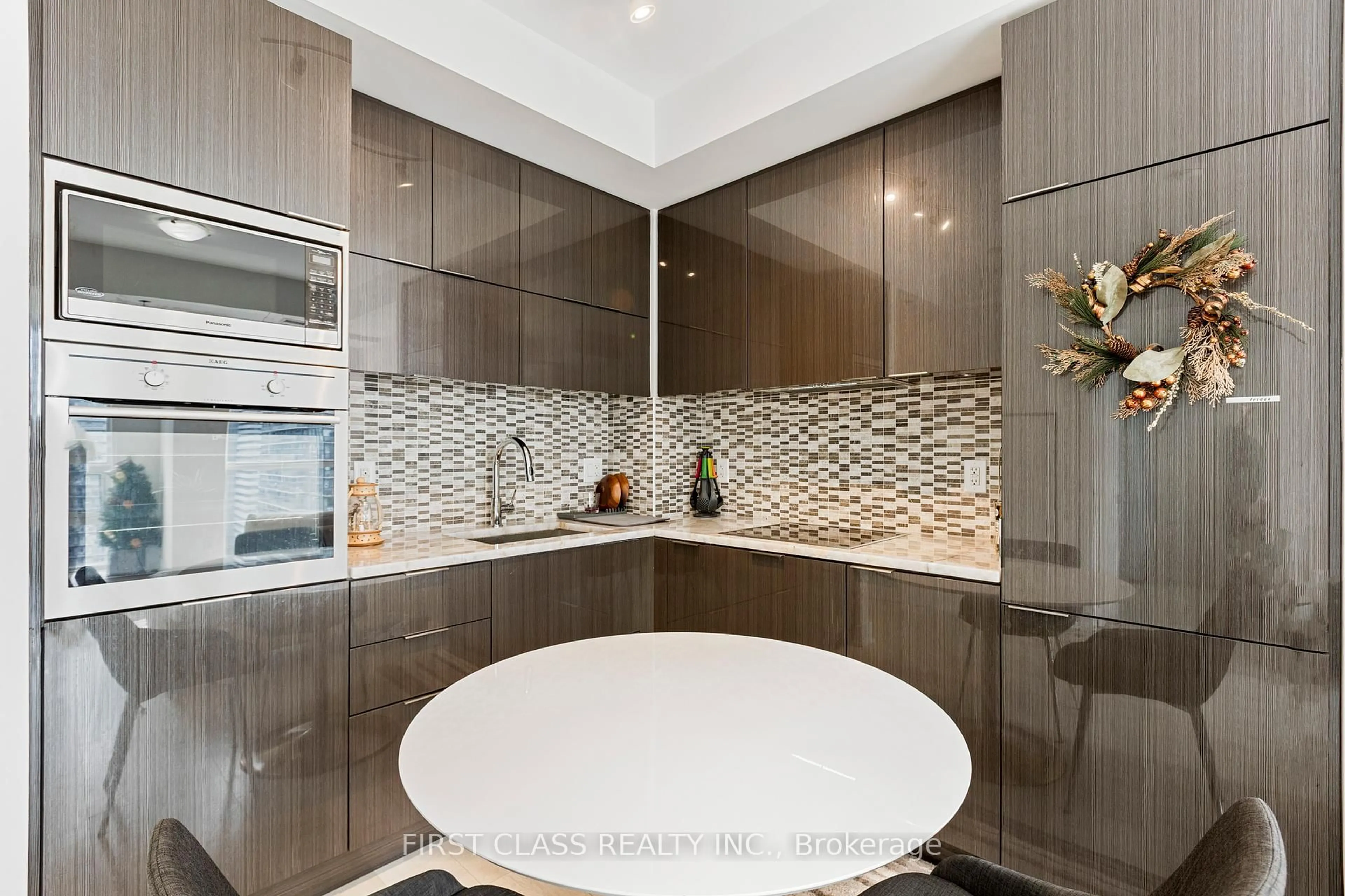 Contemporary kitchen, ceramic/tile floor for 318 Richmond St #2408, Toronto Ontario M5V 1X2