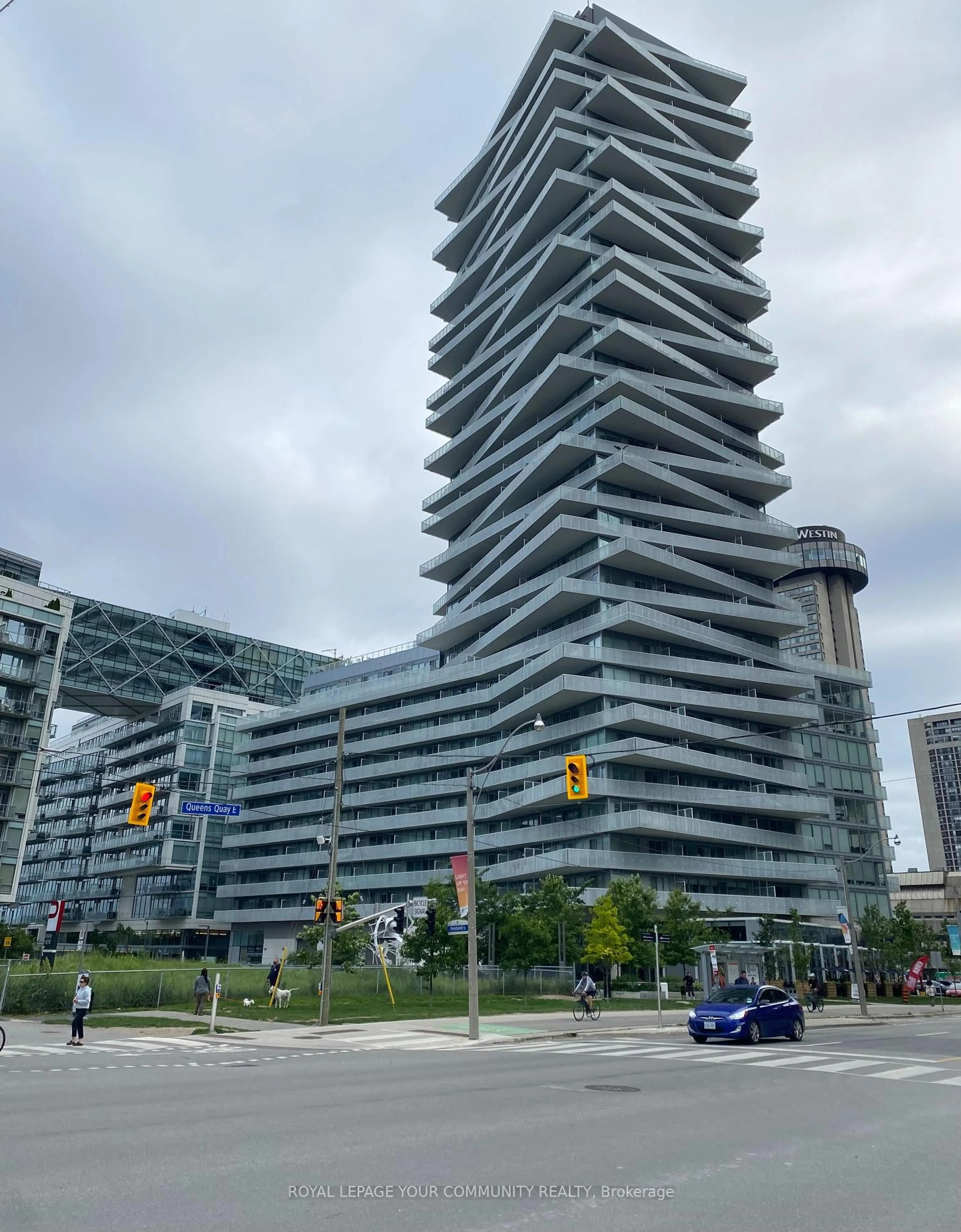Blurry image for 15 Queens Quay St #1808, Toronto Ontario M5E 0C5