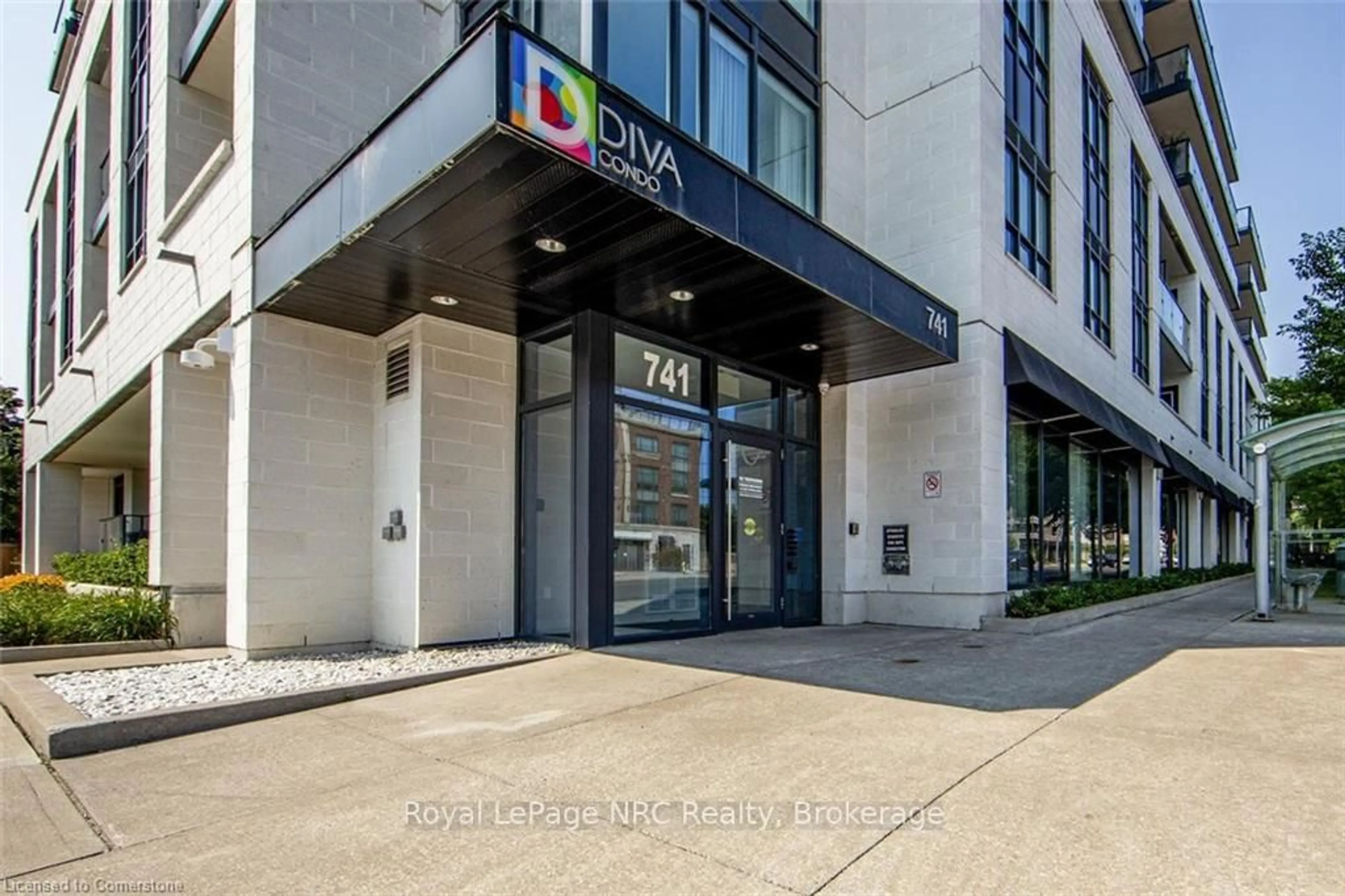 Indoor foyer for 741 Sheppard Ave #609, Toronto Ontario M3H 0C9