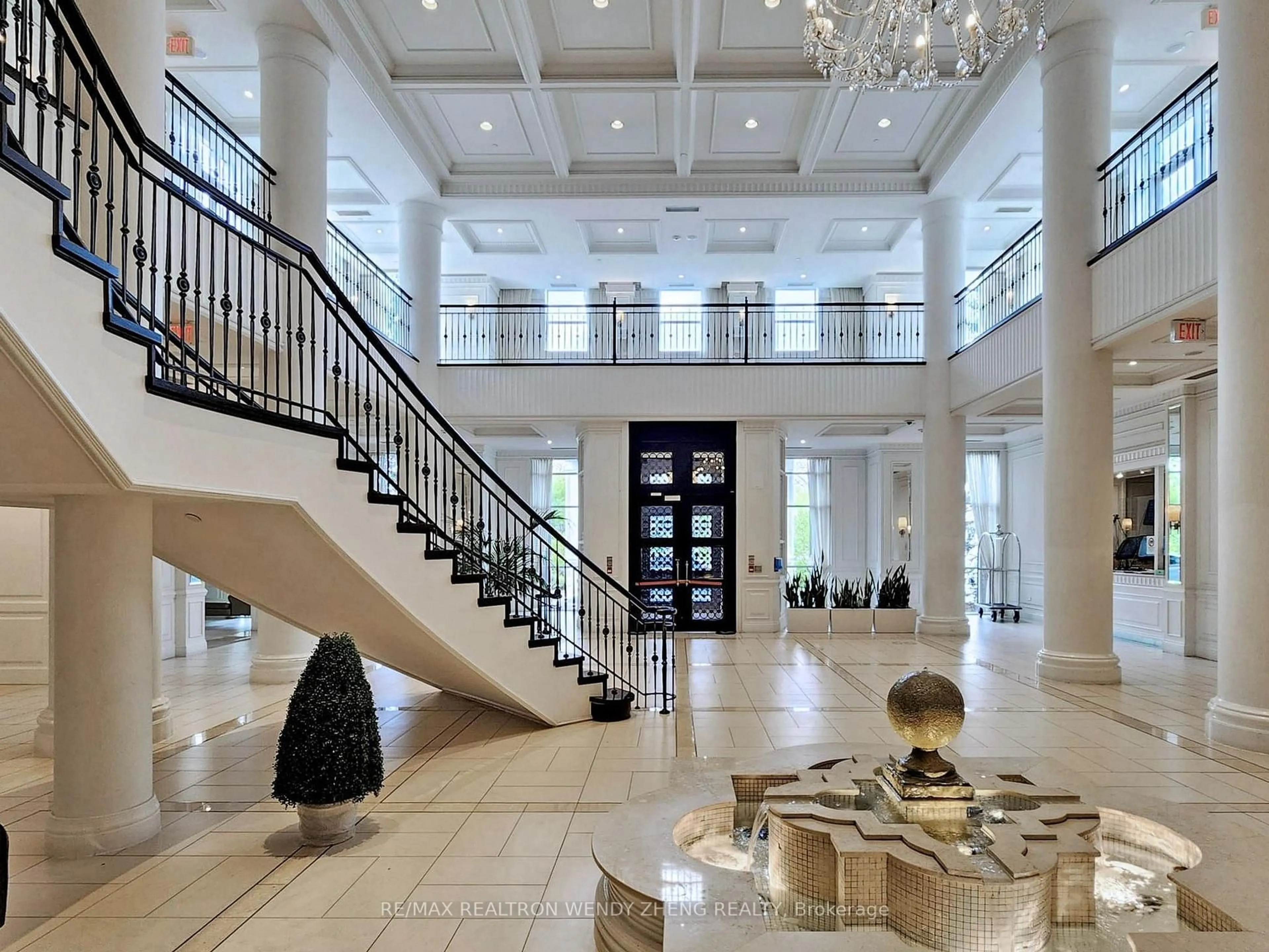 Indoor foyer for 15 Greenview Ave #910, Toronto Ontario M2M 4M7