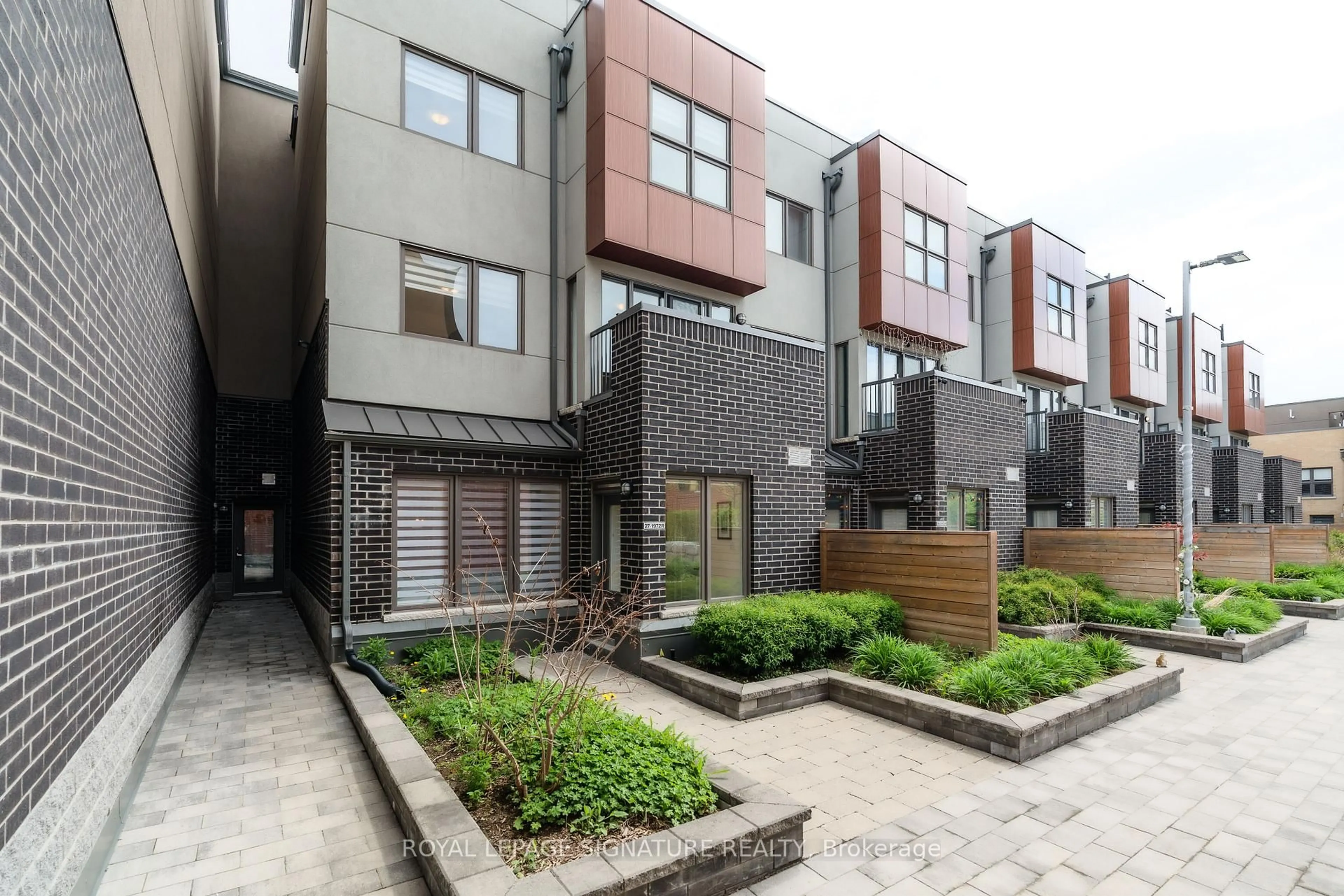 Home with brick exterior material, street for 1972 Victoria Park Ave #27, Toronto Ontario M1R 1V1