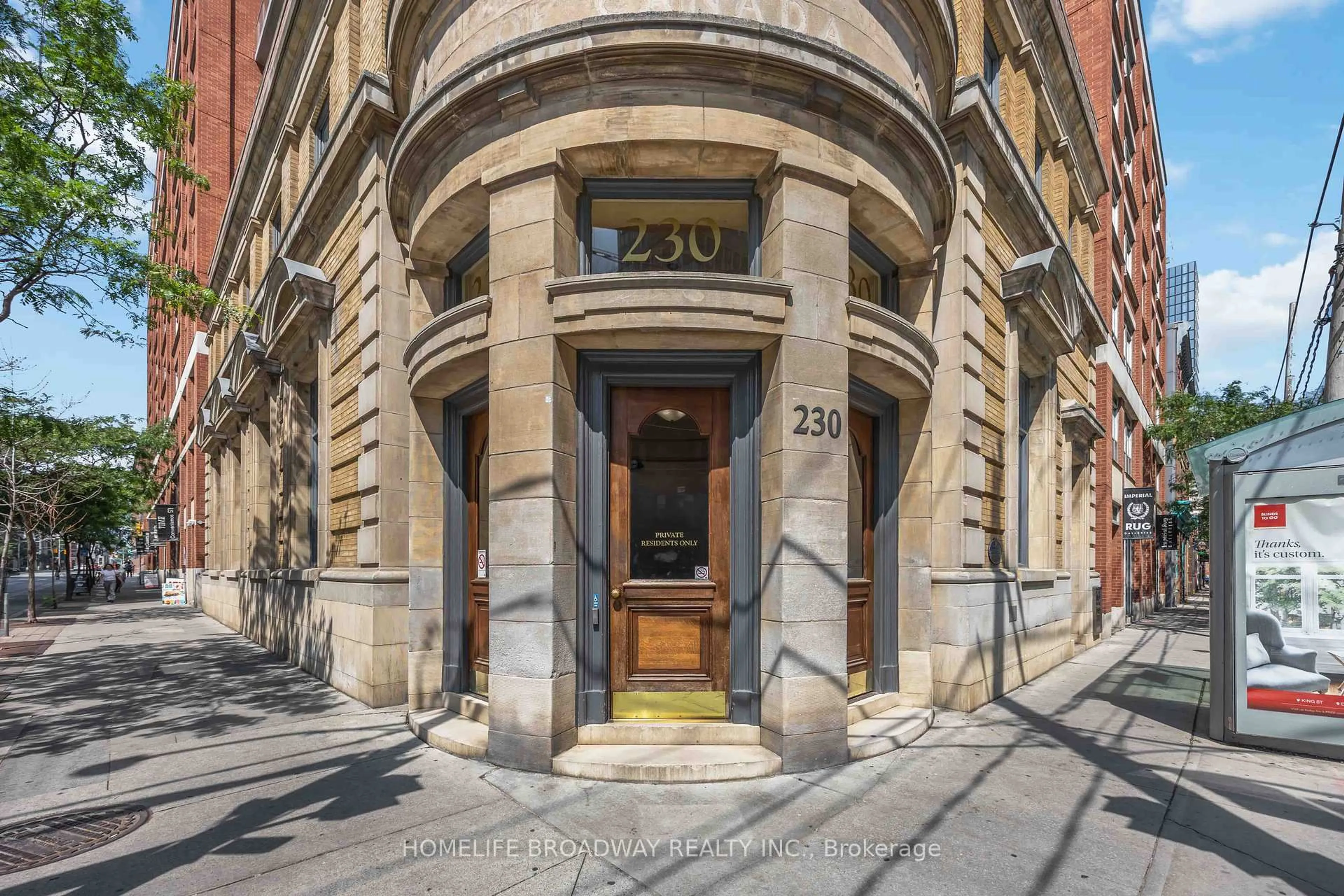 Indoor foyer for 230 King St #1216, Toronto Ontario M5A 1K5