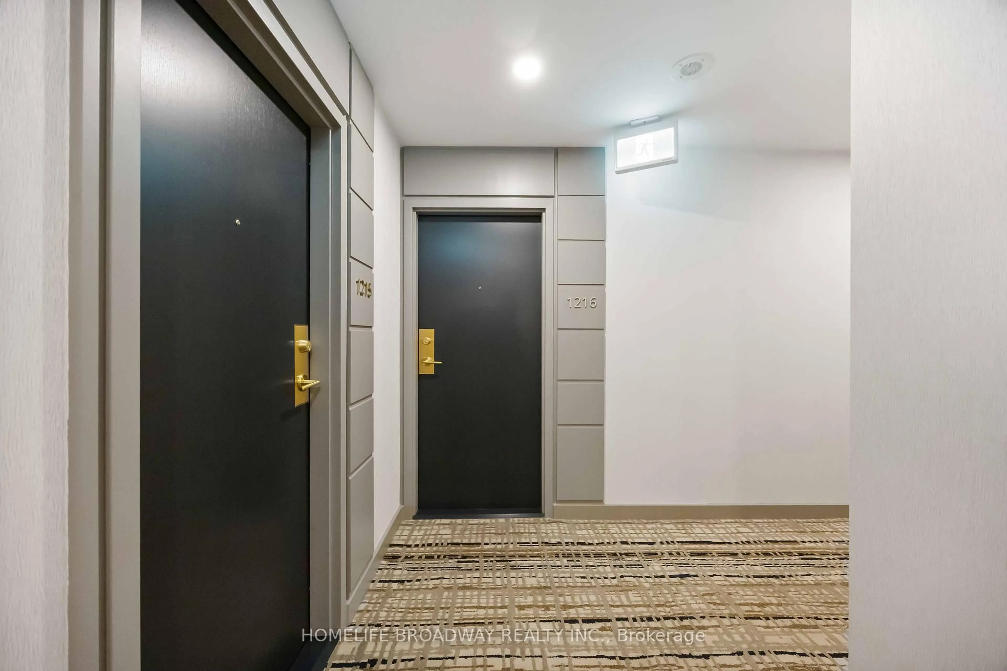 Indoor foyer for 230 King St #1216, Toronto Ontario M5A 1K5