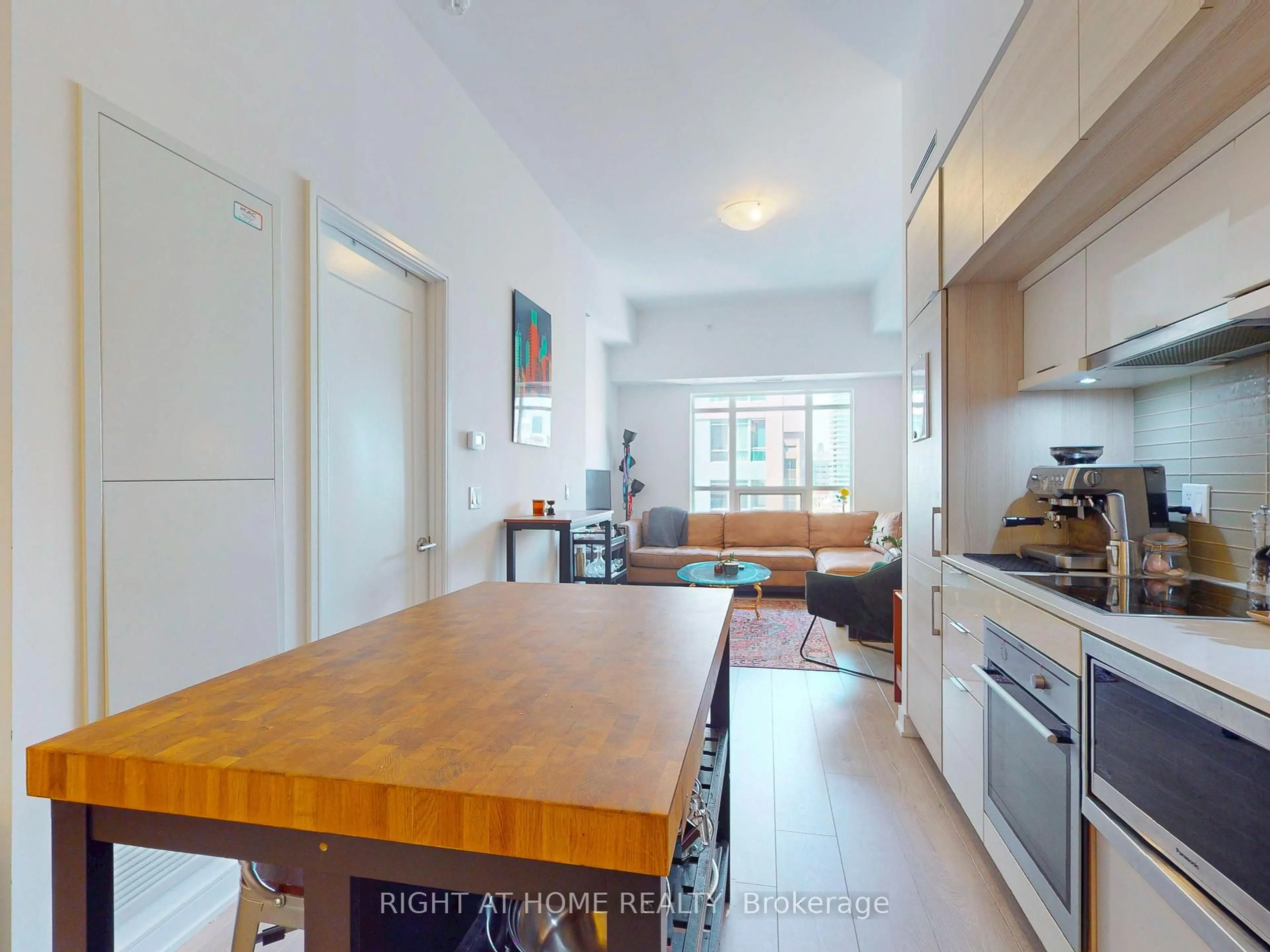 Unknown for 88 Scott St #1904, Toronto Ontario M5E 0A9