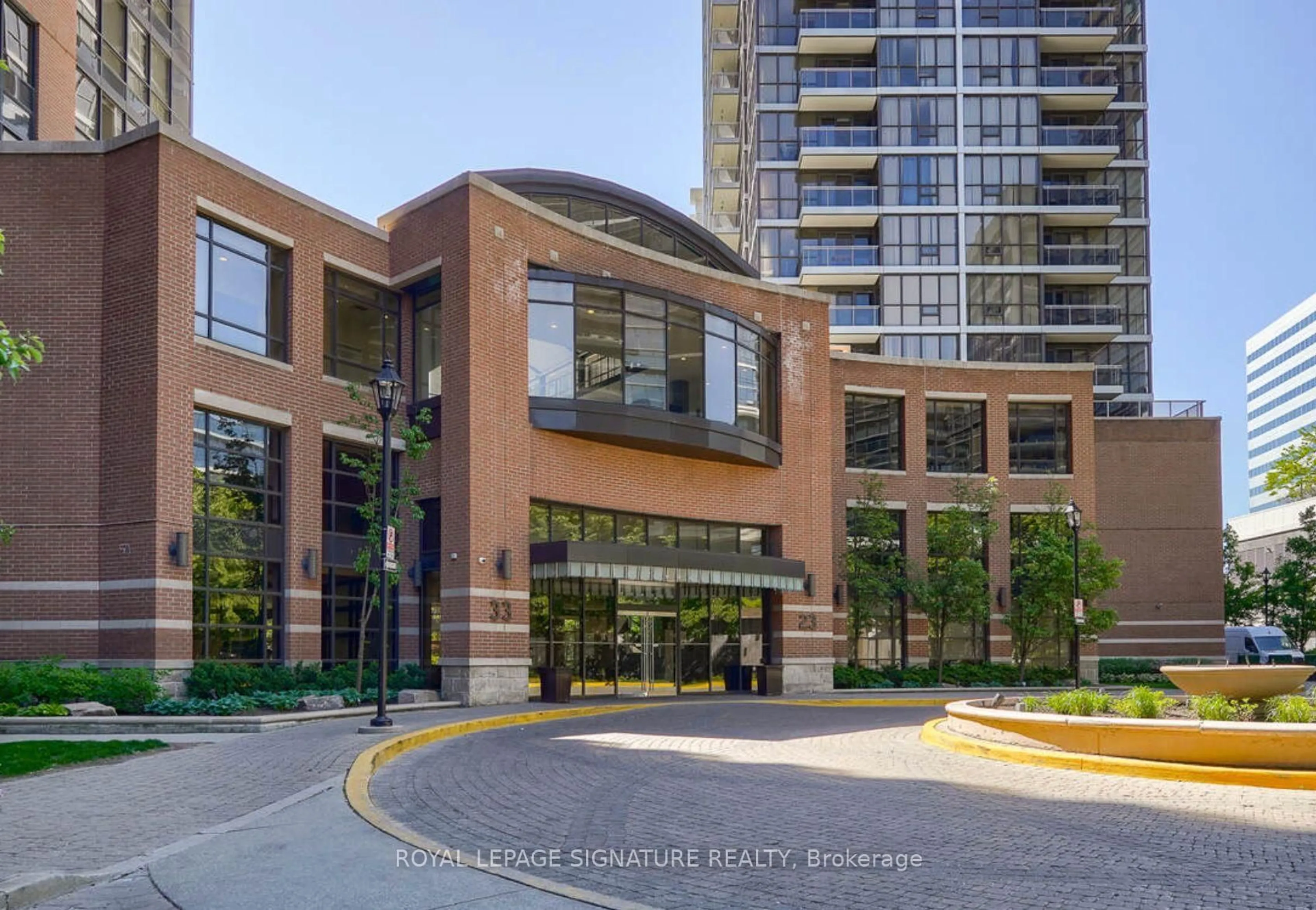 Indoor foyer for 33 Sheppard Ave #910, Toronto Ontario M2N 7K1
