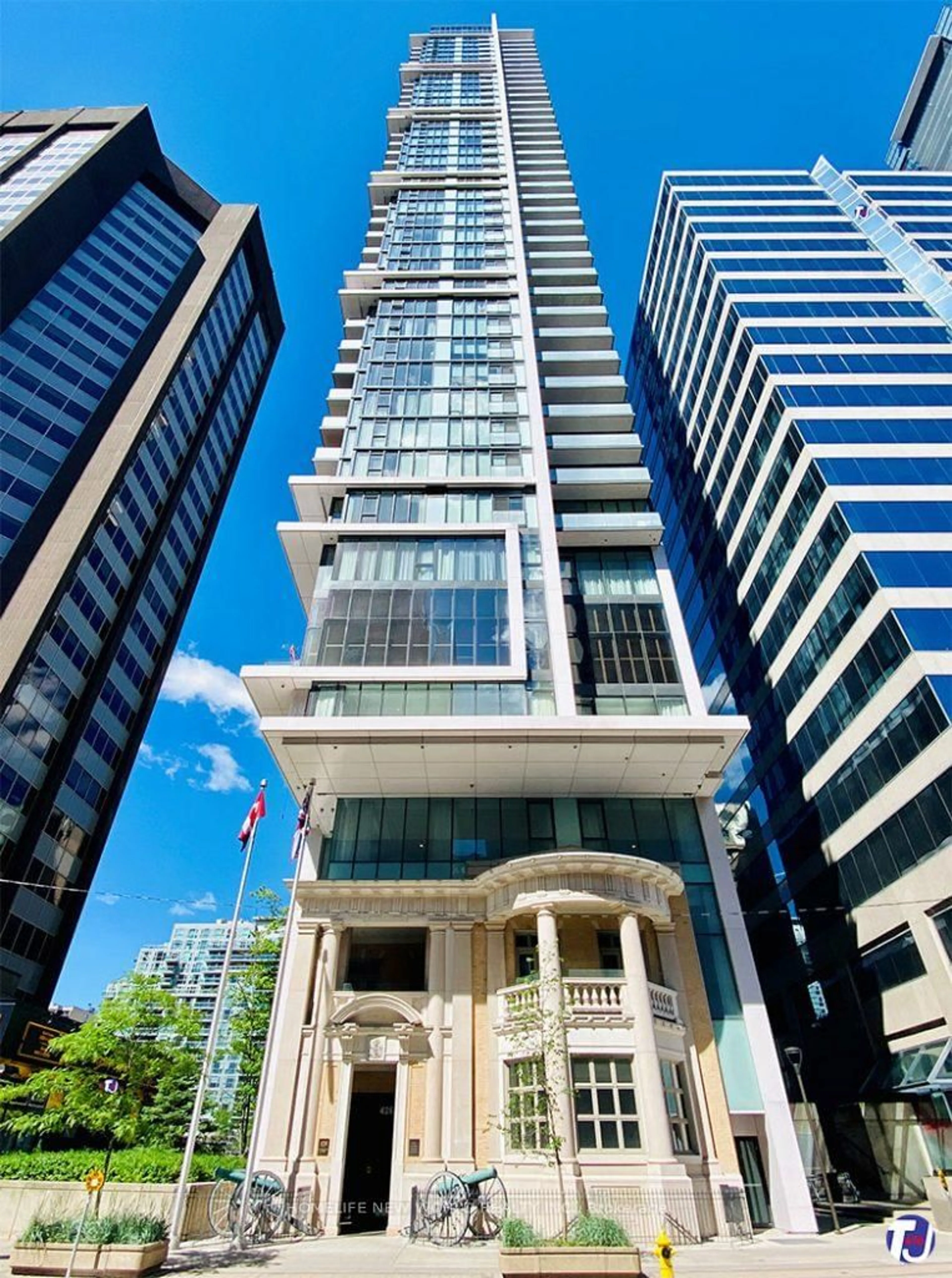 Unknown for 426 University Ave #3909, Toronto Ontario M5G 1S9