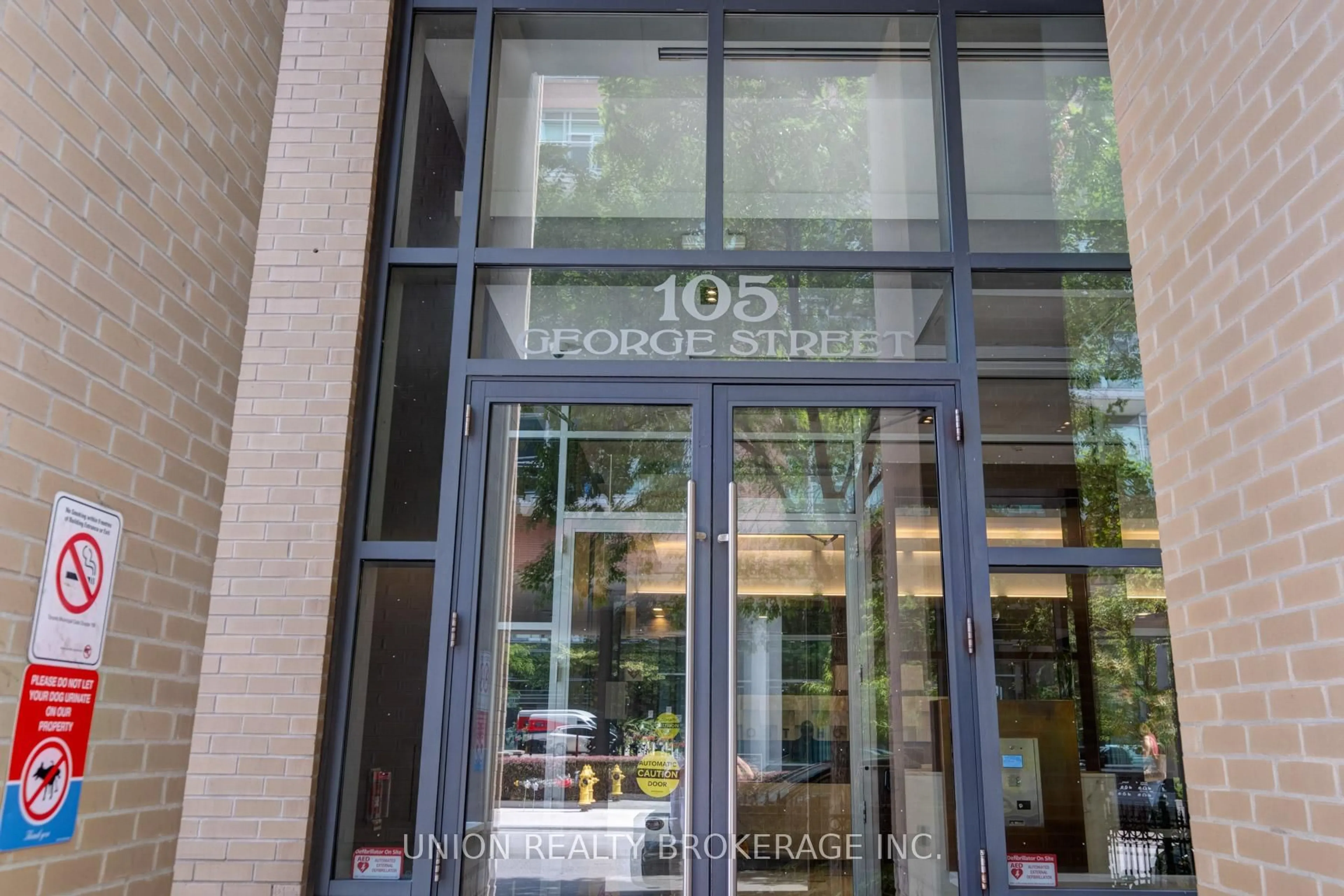 Indoor foyer for 105 George St #405, Toronto Ontario M5A 0L4