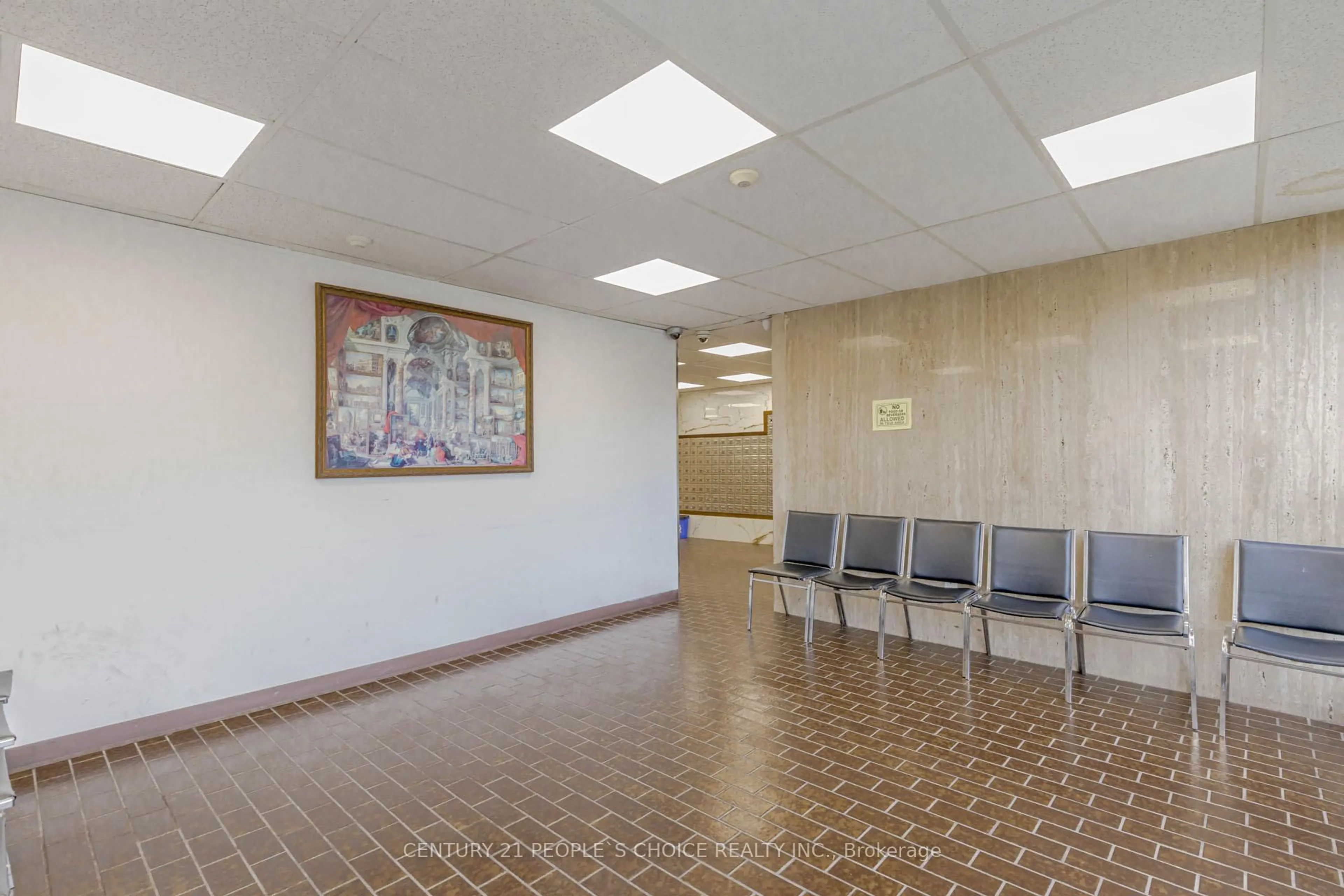 Indoor foyer for 45 Sunrise Ave #1105, Toronto Ontario M4A 2S3