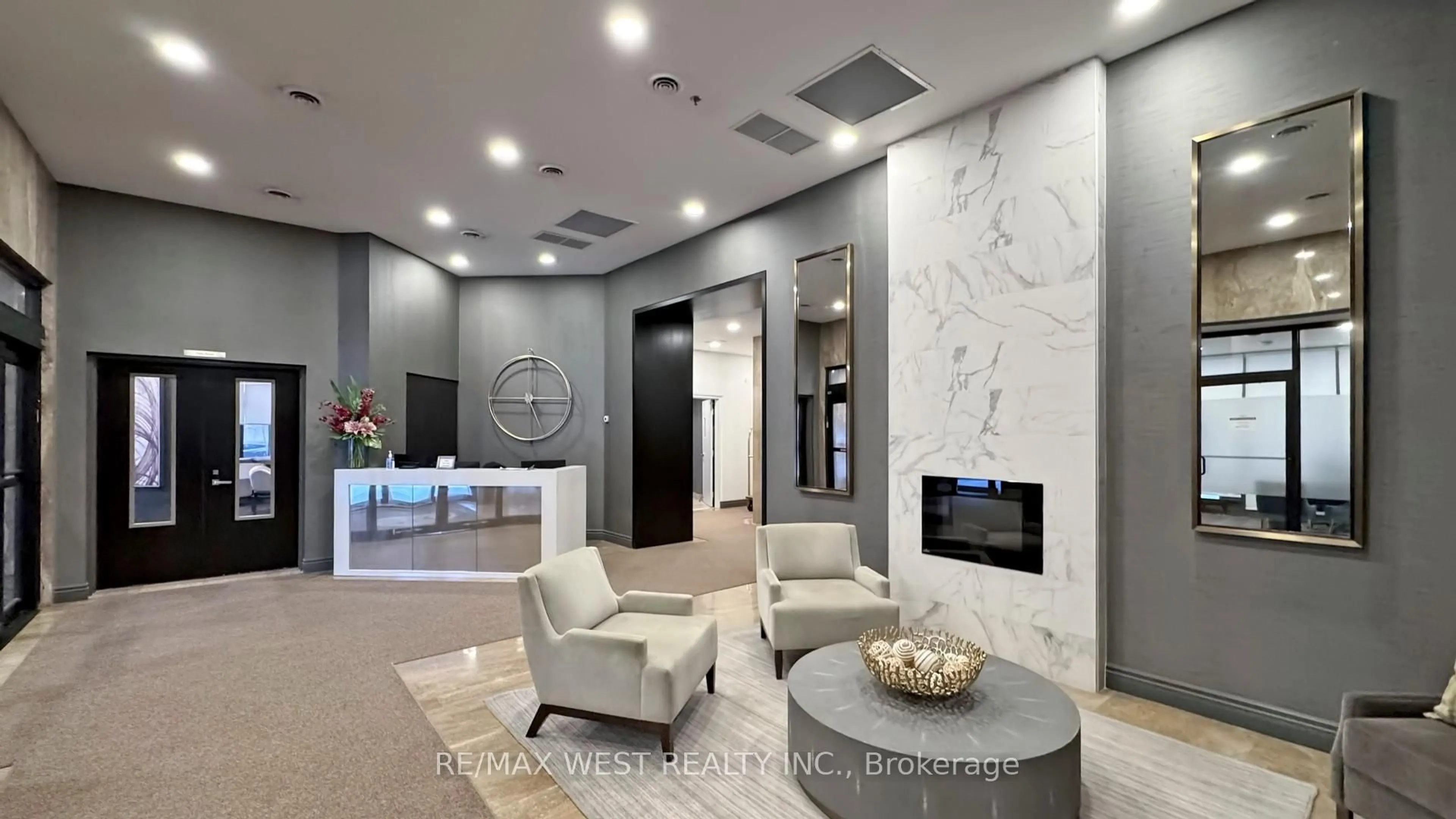 Lobby for 240 Heath St #801, Toronto Ontario M5P 3L5