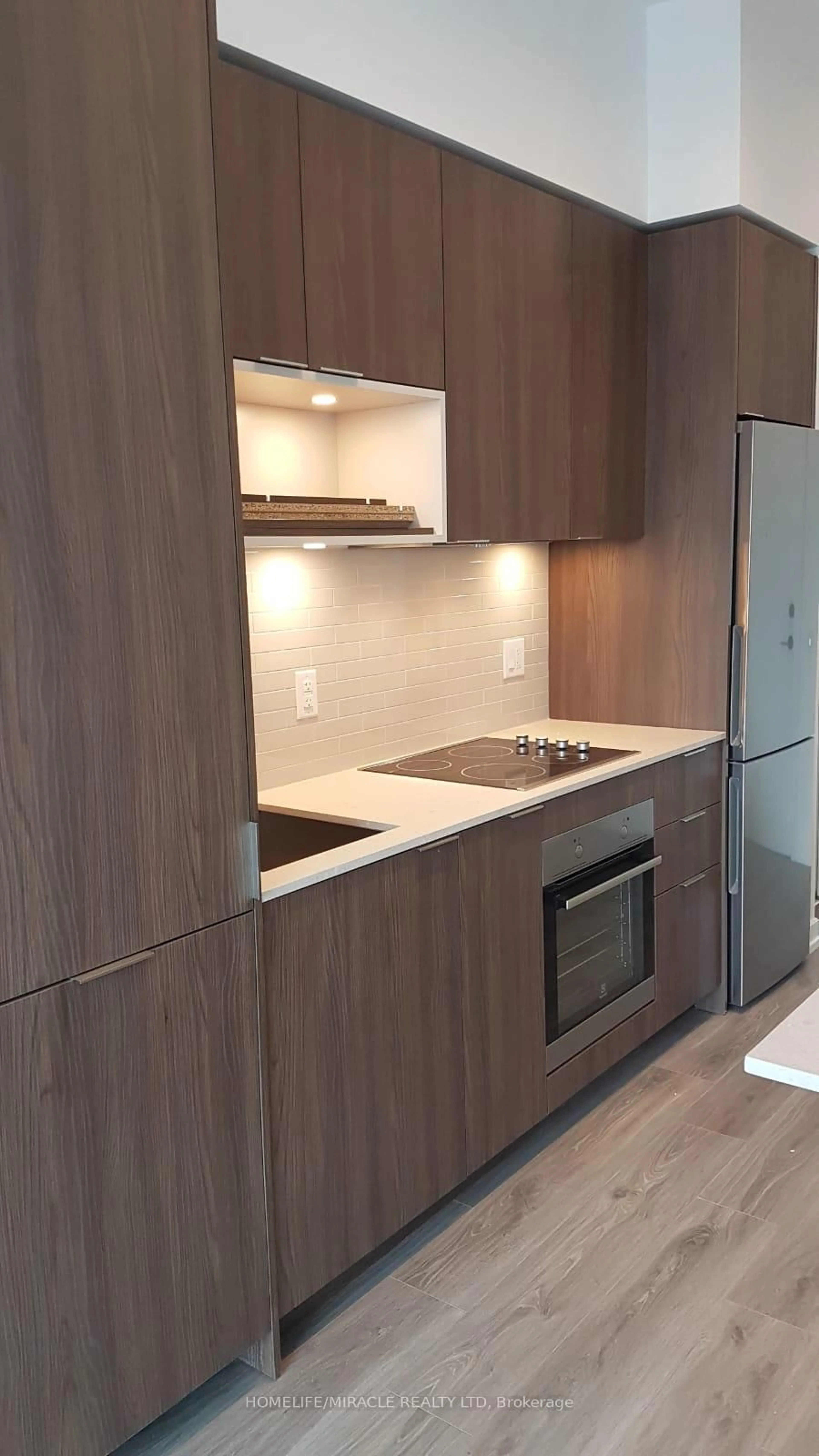 Standard kitchen, wood/laminate floor for 20 Tubman Ave #311, Toronto Ontario M5A 0M8