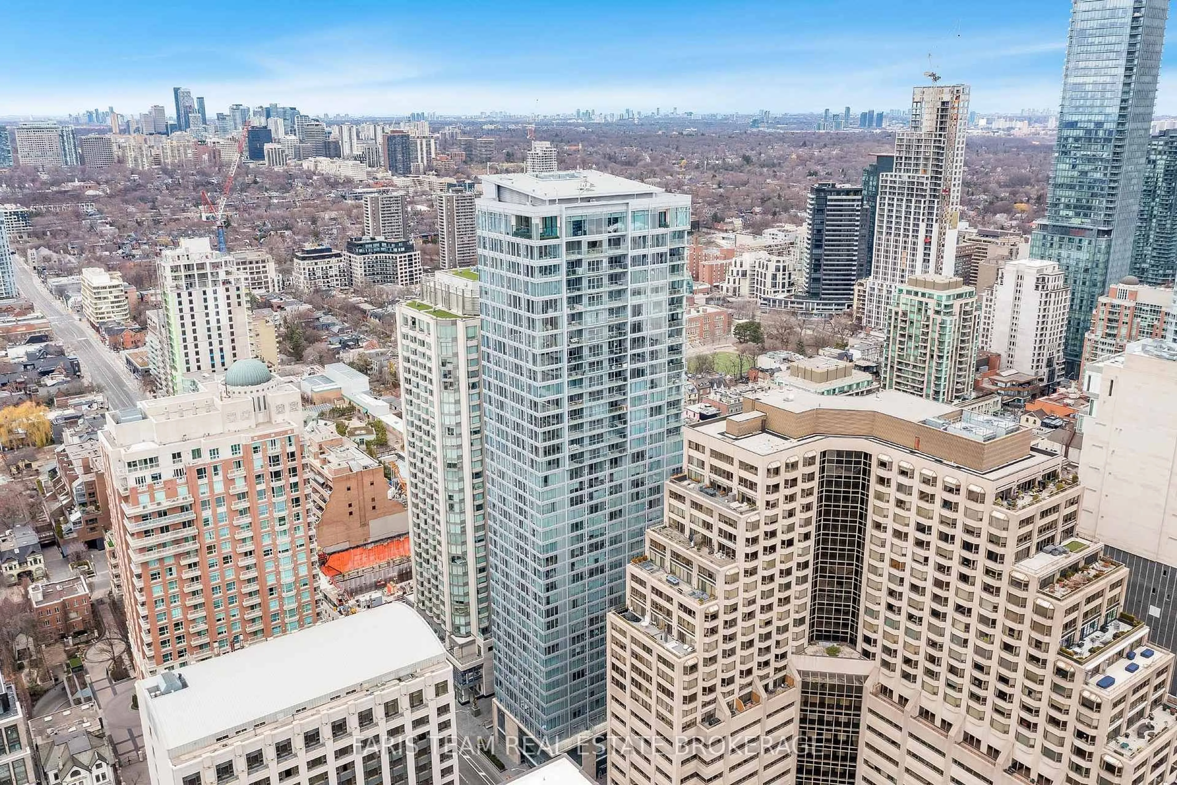 A pic from outside/outdoor area/front of a property/back of a property/a pic from drone, city buildings view from balcony for 200 Cumberland St #3501, Toronto Ontario M5R 0B7