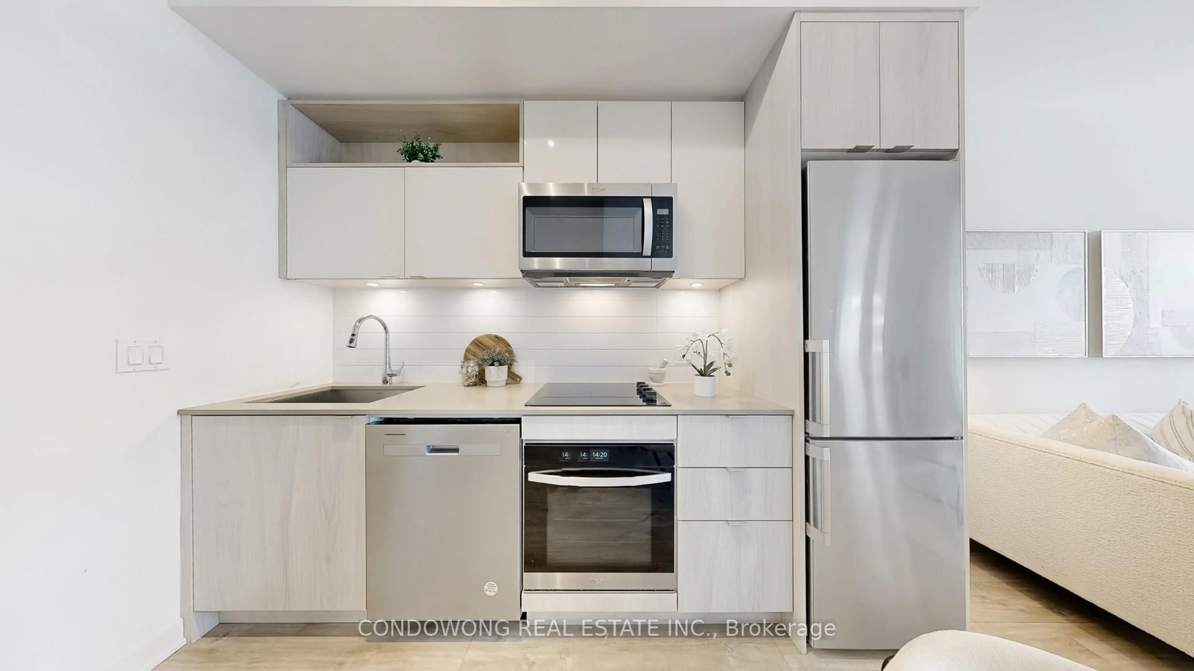 Standard kitchen, ceramic/tile floor for 135 Lower Sherbourne St #1545, Toronto Ontario M5A 1Y4