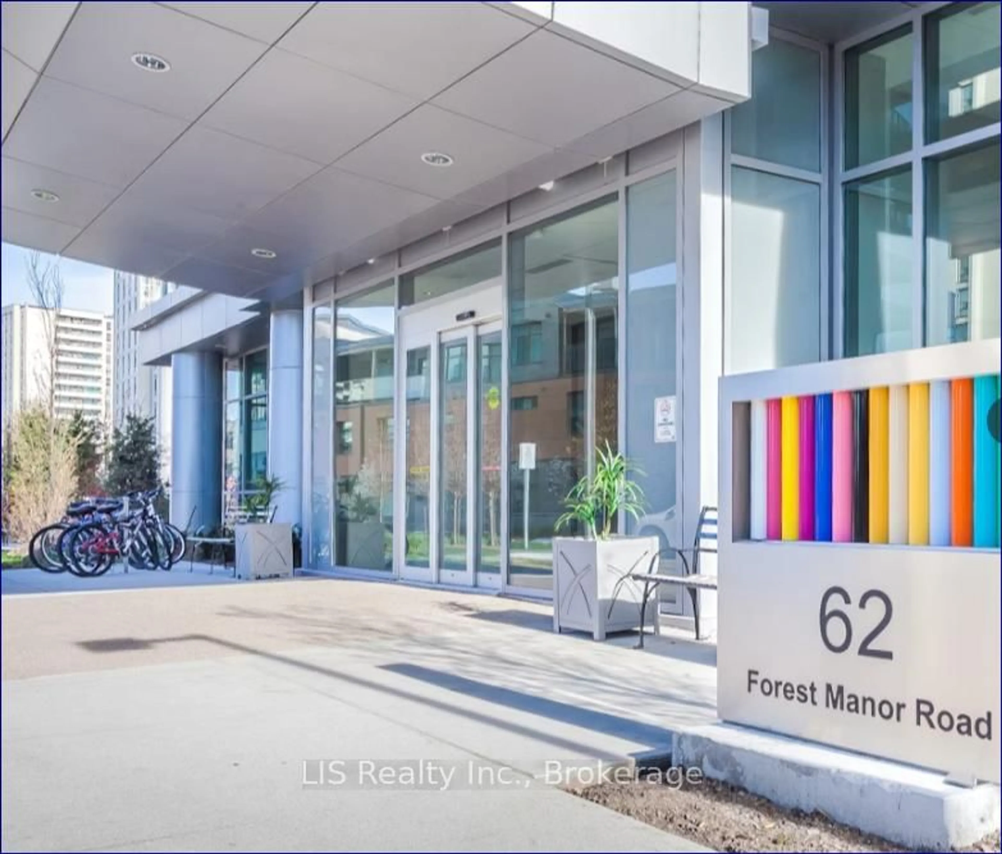 Indoor foyer for 62 Forest Manor Rd #605, Toronto Ontario M2J 0B6