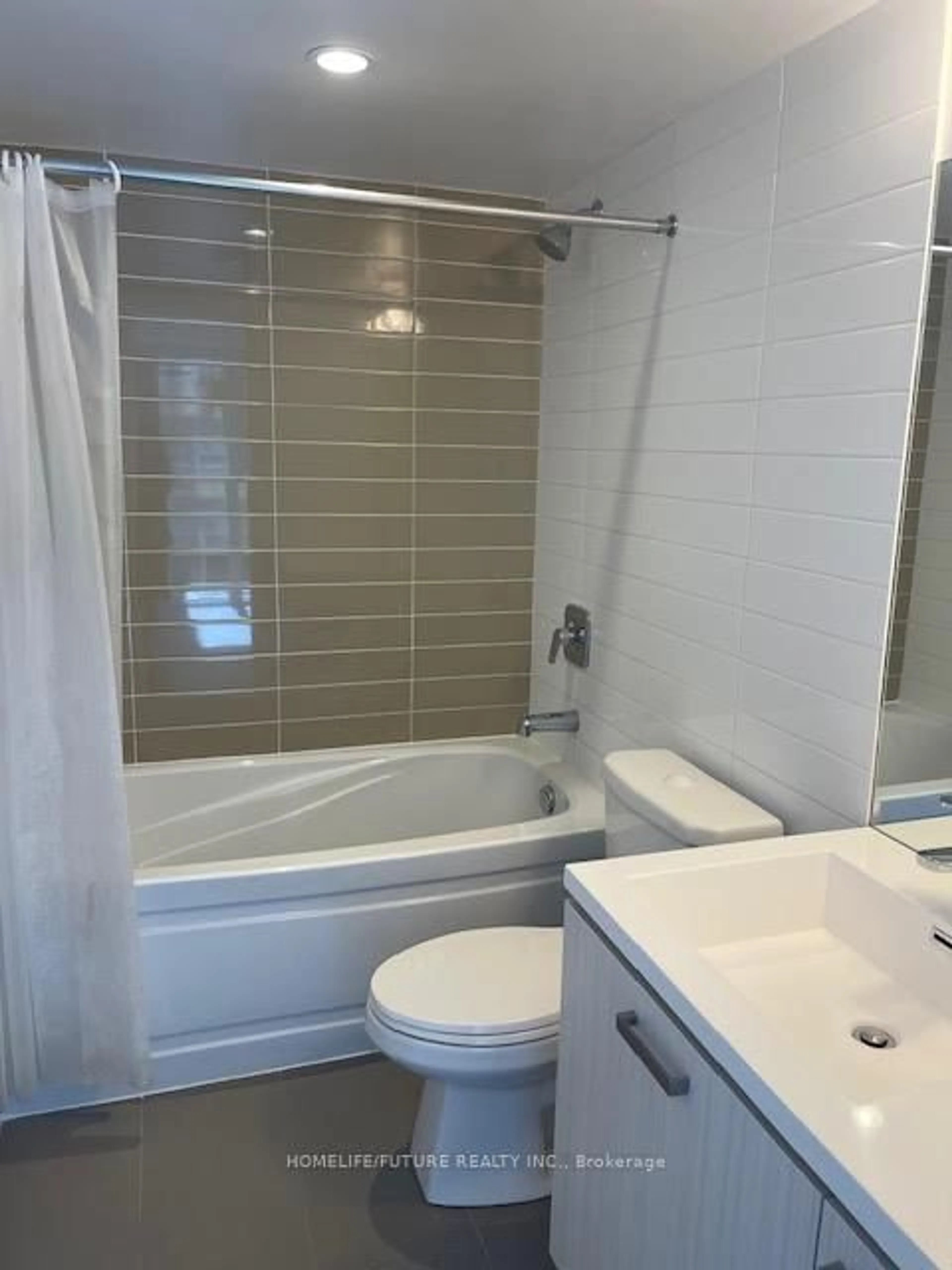 Standard bathroom, ceramic/tile floor for 125 Redpath Ave #510, Toronto Ontario M4P 1J5