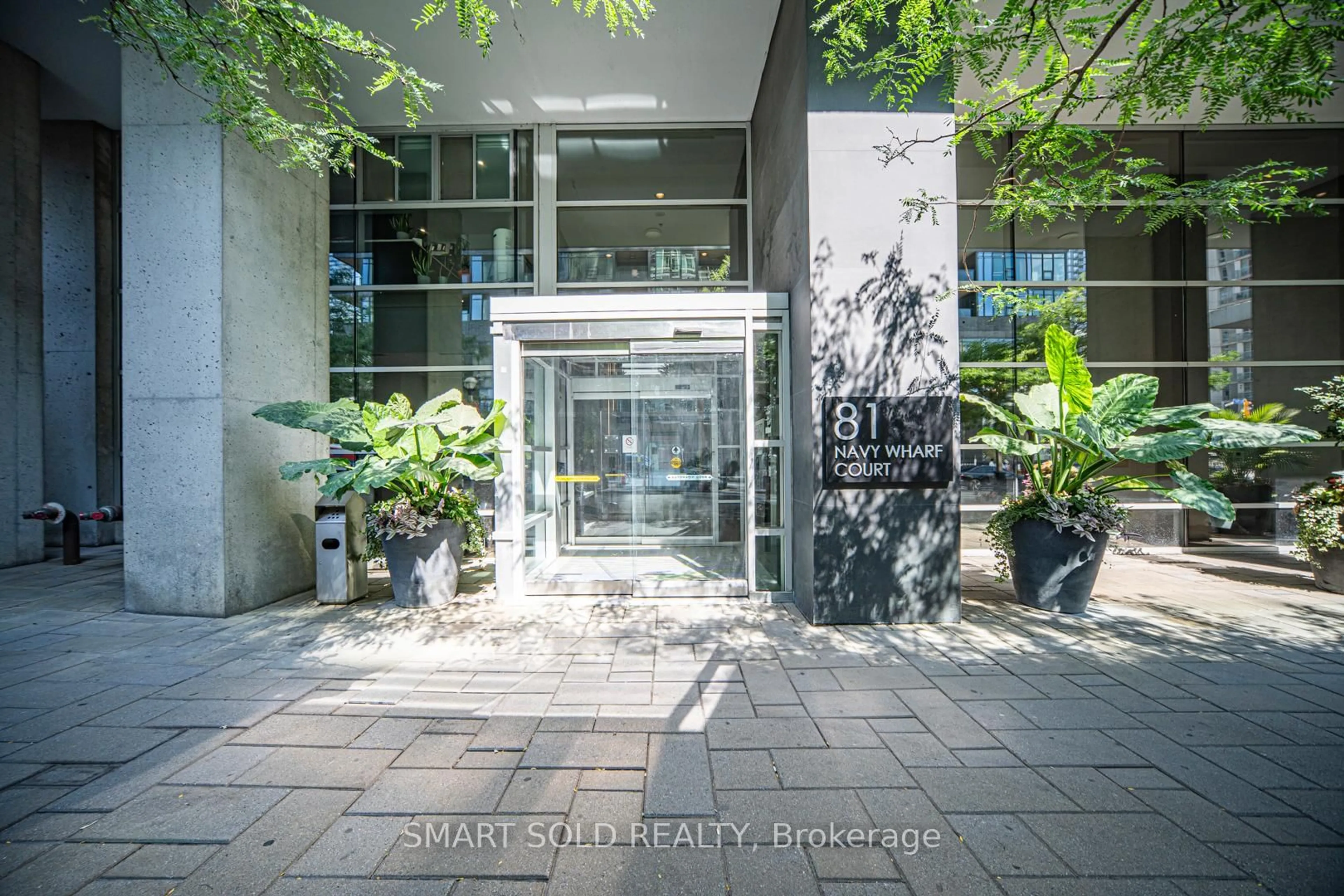 Indoor foyer for 81 Navy Wharf Crt #2710, Toronto Ontario M5V 3S2