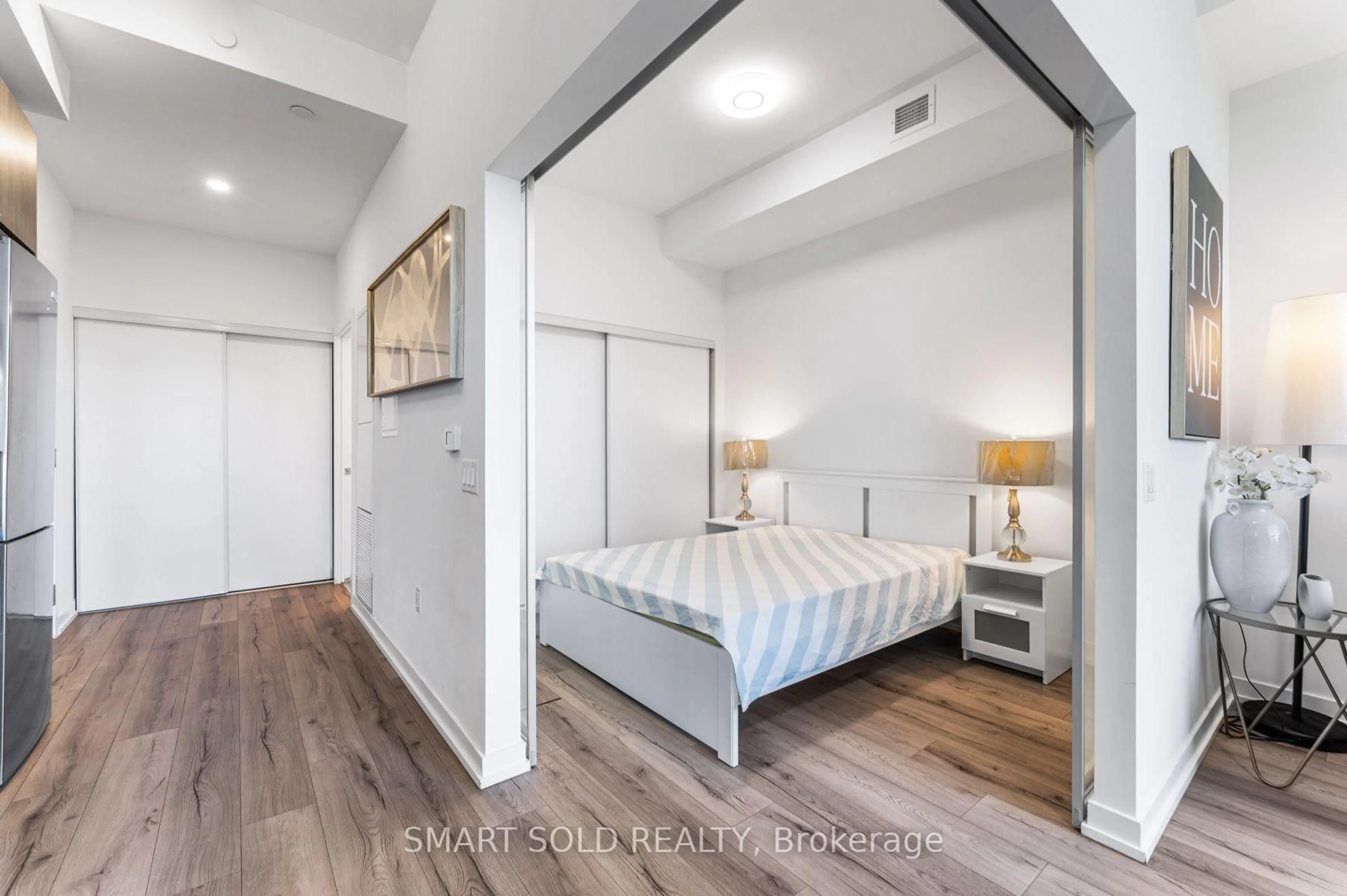 Bedroom with bed, unknown for 395 Bloor St #5506, Toronto Ontario M4W 0B4