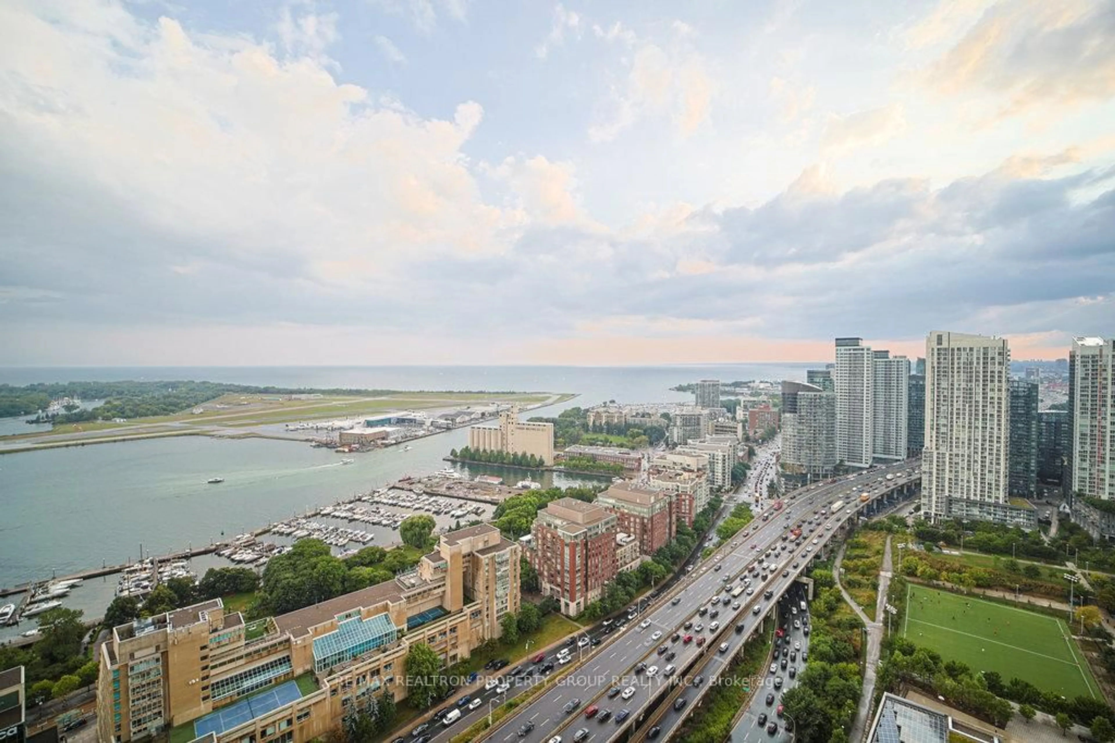 Unknown for 11 Brunel Crt #4515, Toronto Ontario M5V 3Y3
