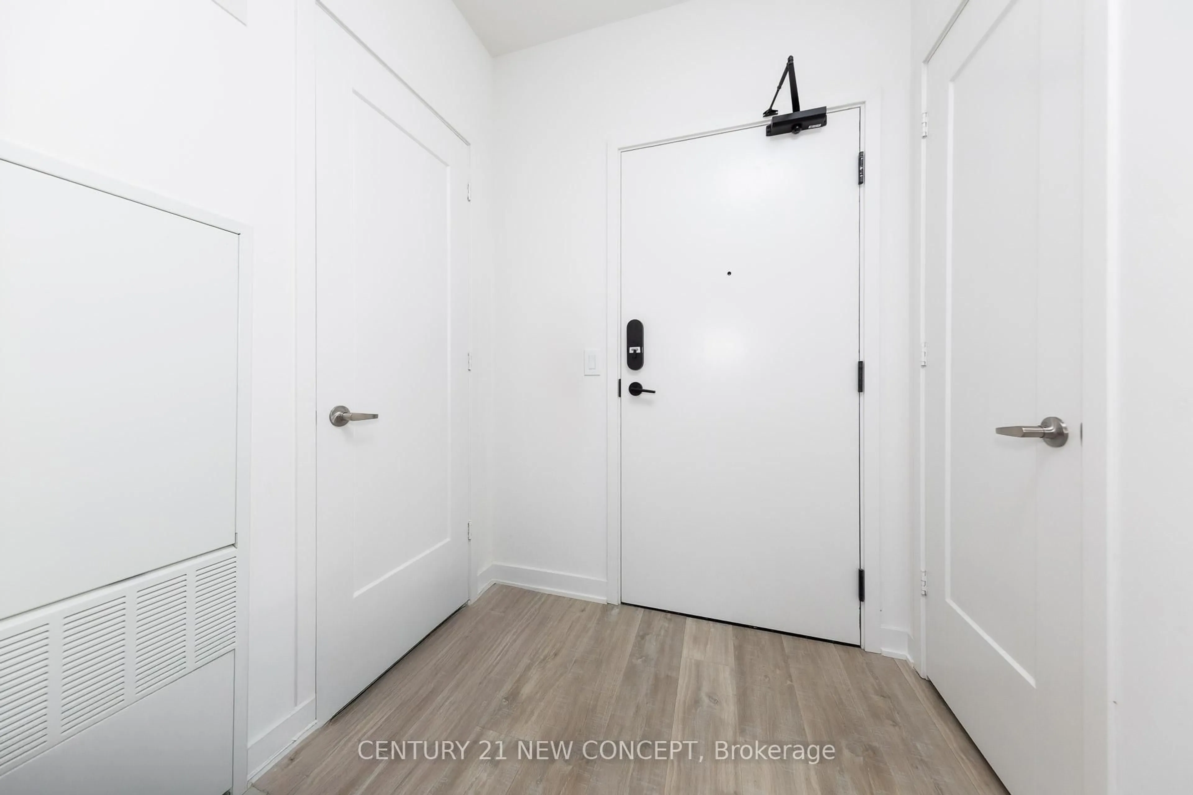 Indoor entryway for 121 Lower Sherbourne St #1057, Toronto Ontario M5A 0W8