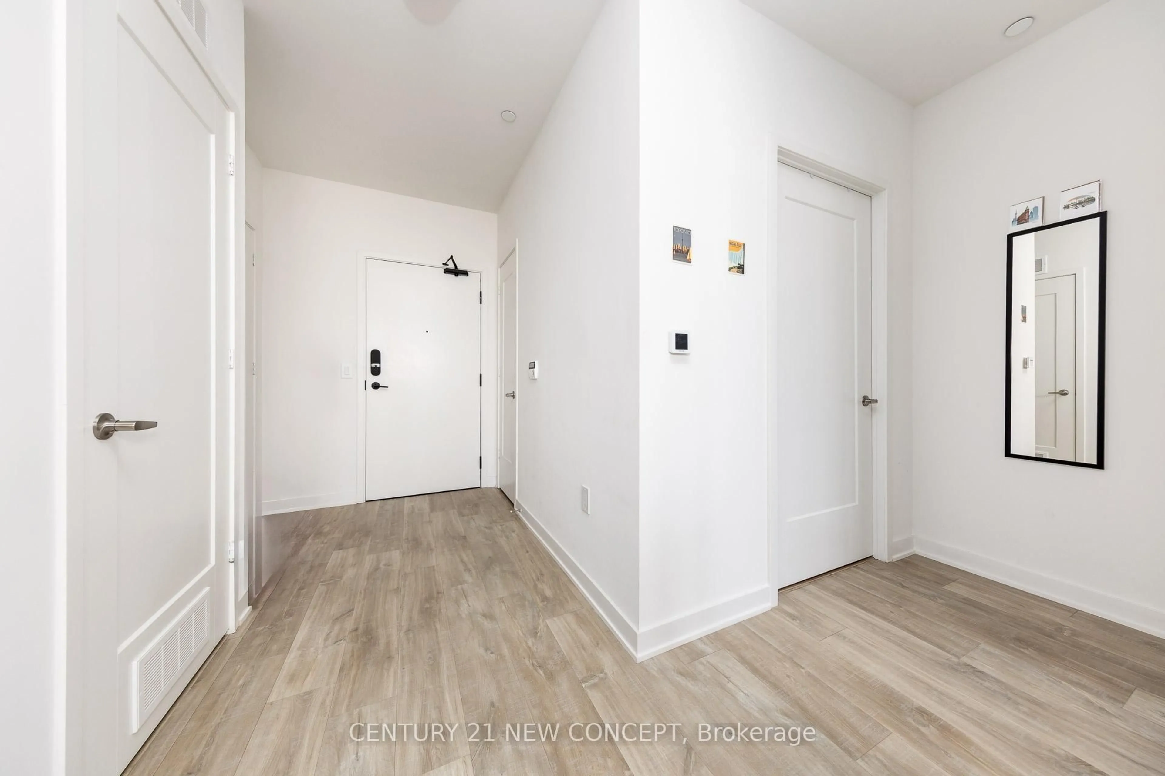Indoor entryway for 121 Lower Sherbourne St #1057, Toronto Ontario M5A 0W8