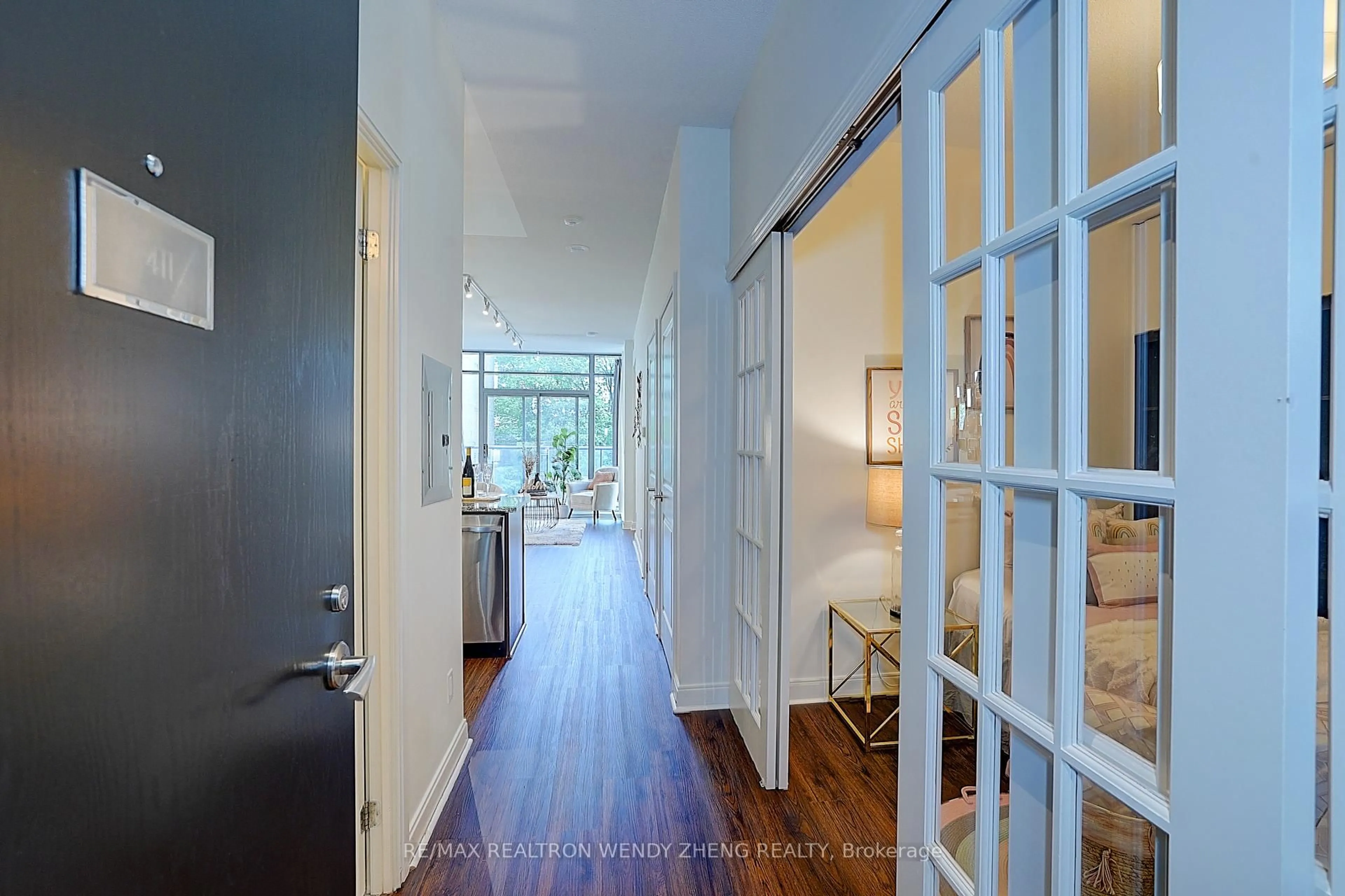 Indoor entryway for 21 Scollard St #411, Toronto Ontario M5R 1G1