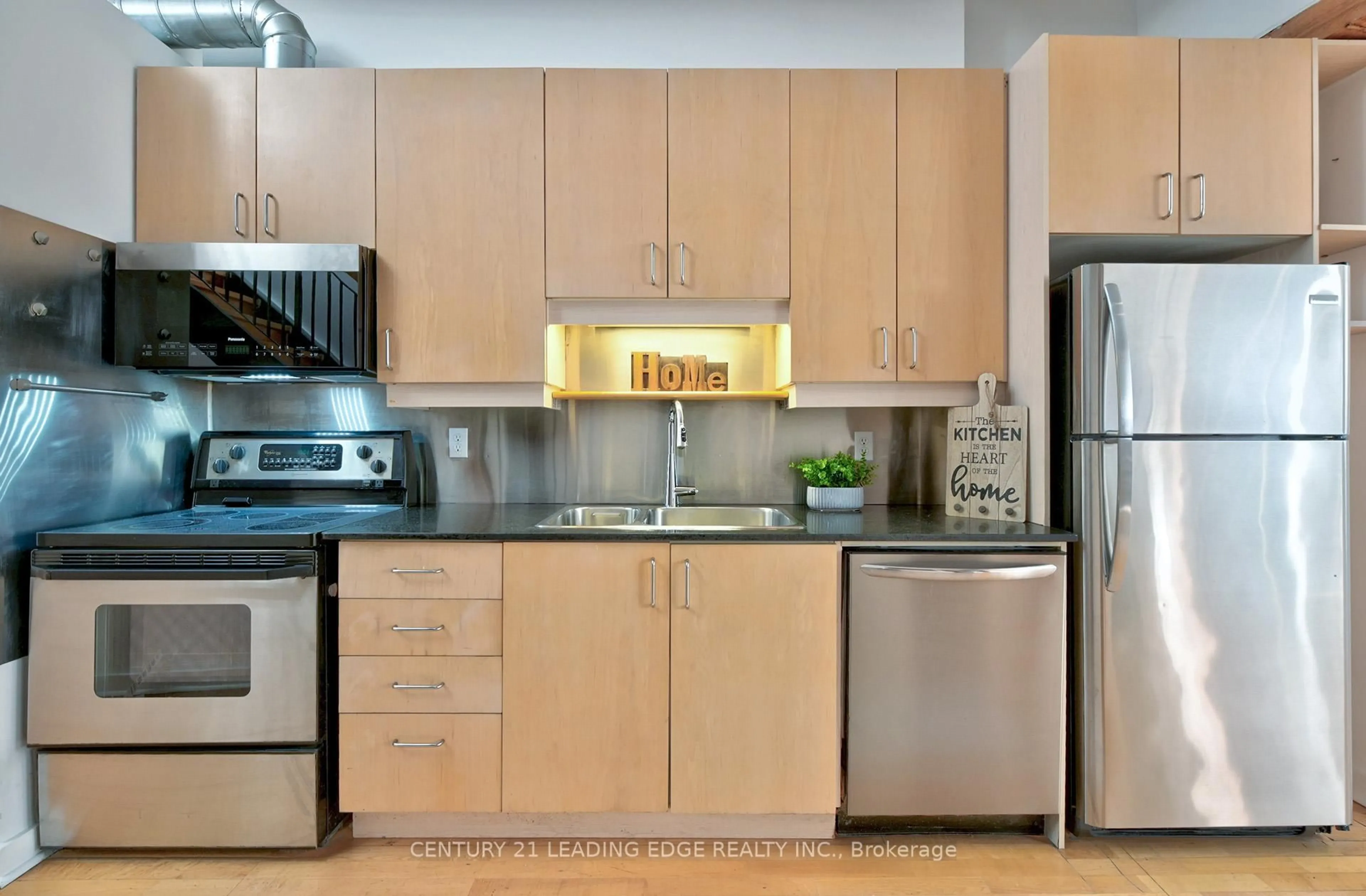 Standard kitchen, unknown for 81a Front St #418, Toronto Ontario M5E 1Z7